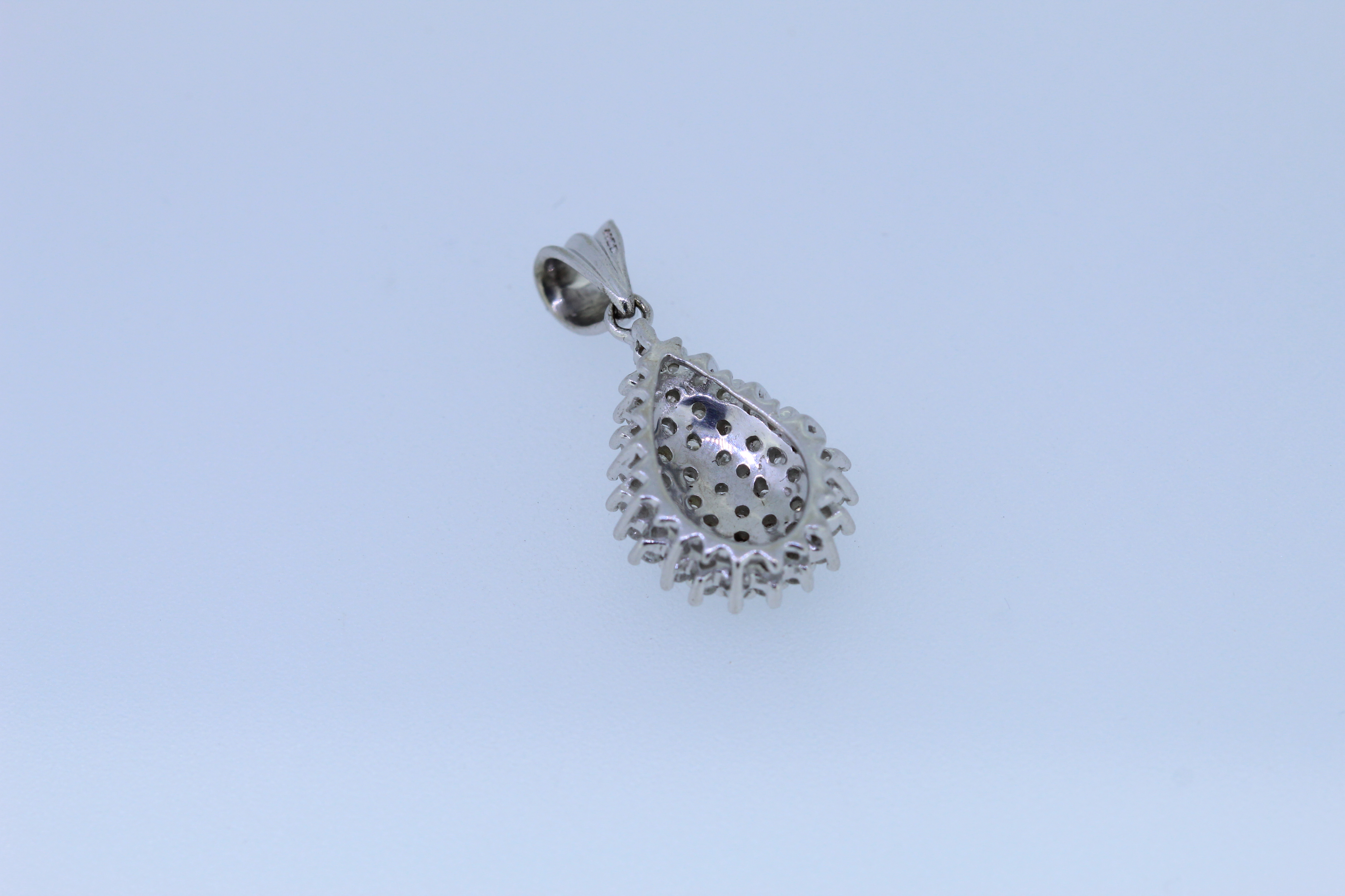 9ct Hallmark White Gold Diamond Cluster Pendant - Image 2 of 4