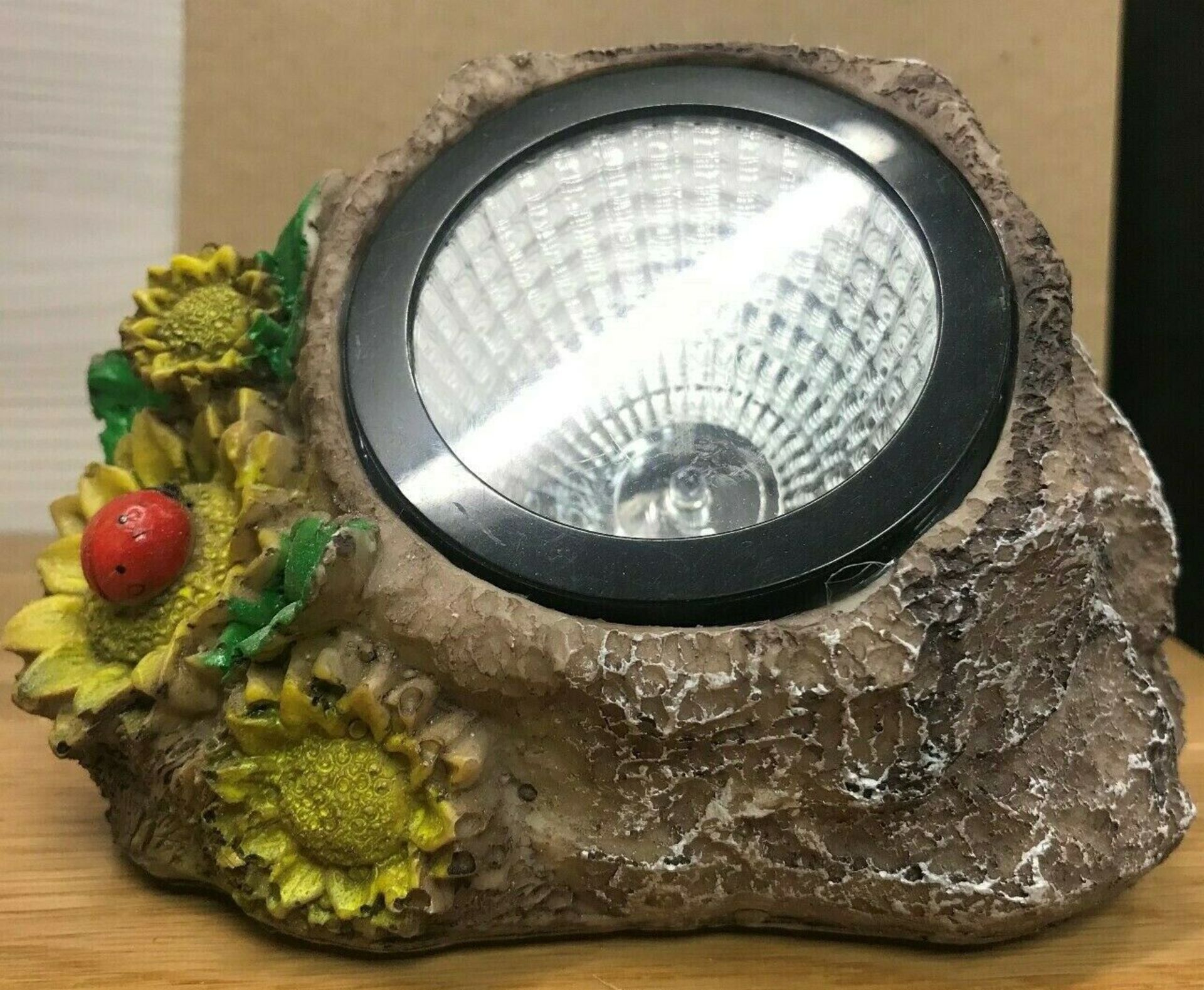 Flowers & Ladybird on Rock Resin Garden Rockery Patio Solar Light - Pack of 4 Total RRP £40 - Image 5 of 7