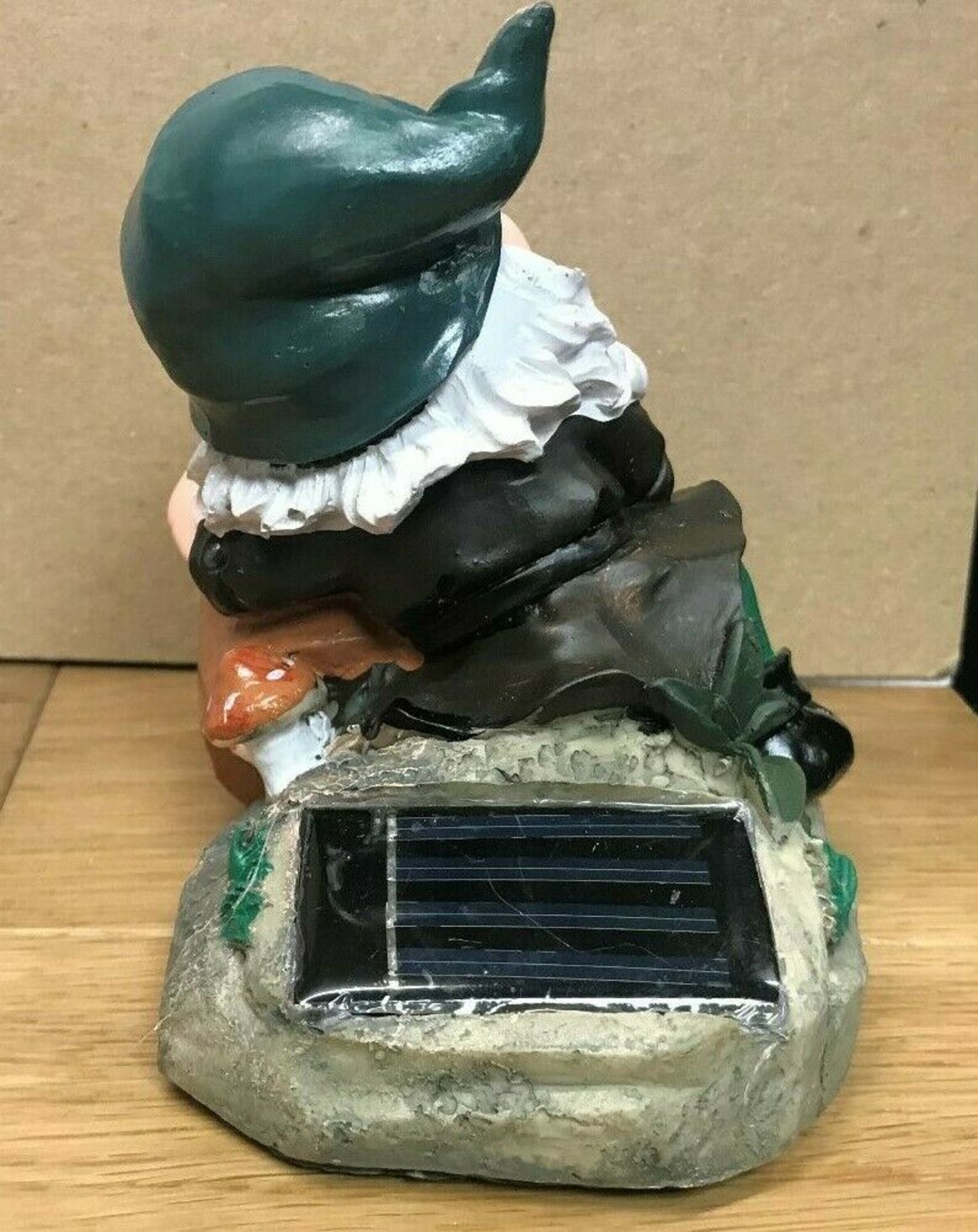 Cheeky Gnome Resin Garden Rockery Patio Solar Light - Pack of 4 Light Total RRP £40 - Image 4 of 7