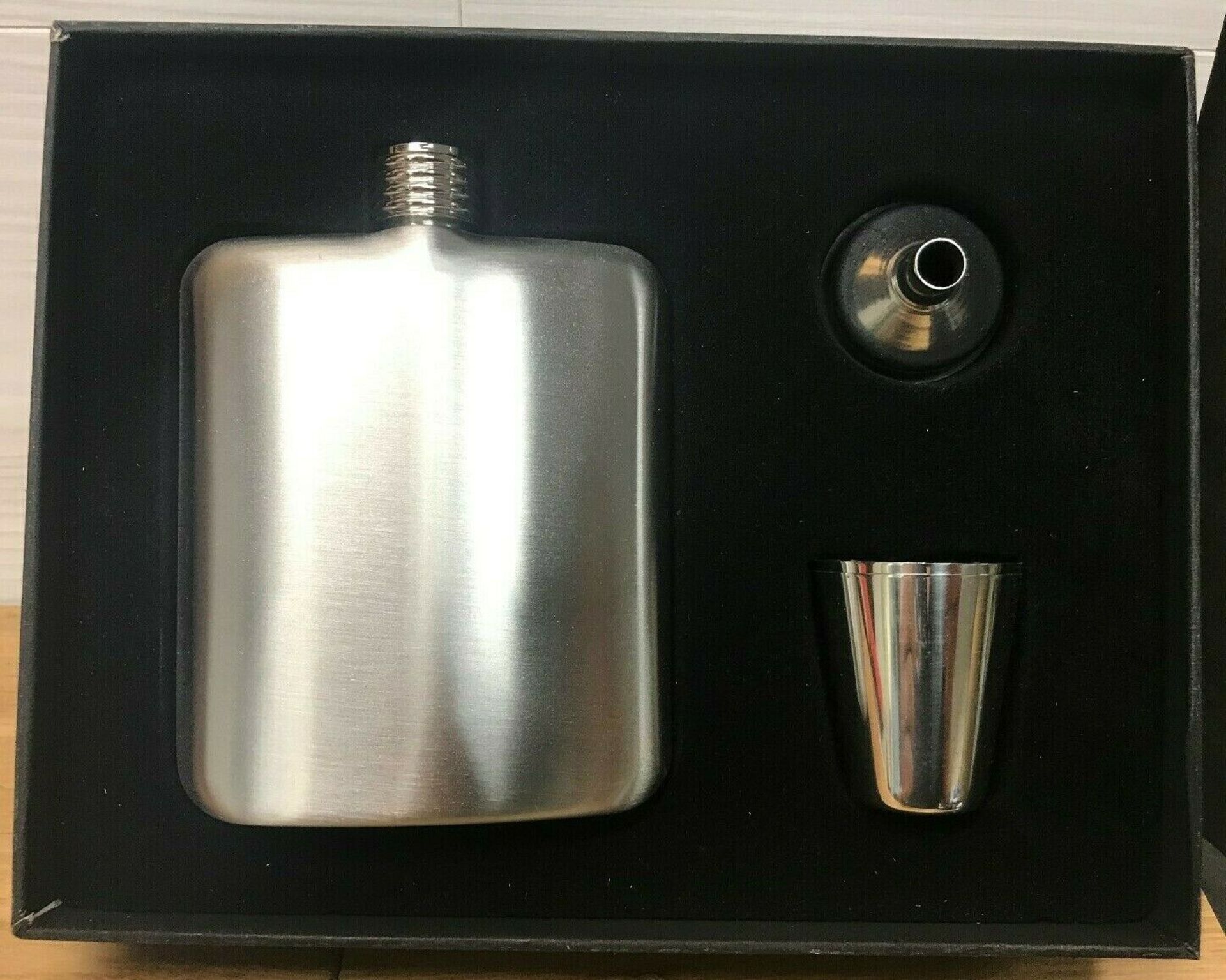 Boxed 6Oz Stainless Steel Hip Flask, Funnel / Pourer plus 2 Shot Cups - 25 Sets Total RRP £312.50 - Image 5 of 5