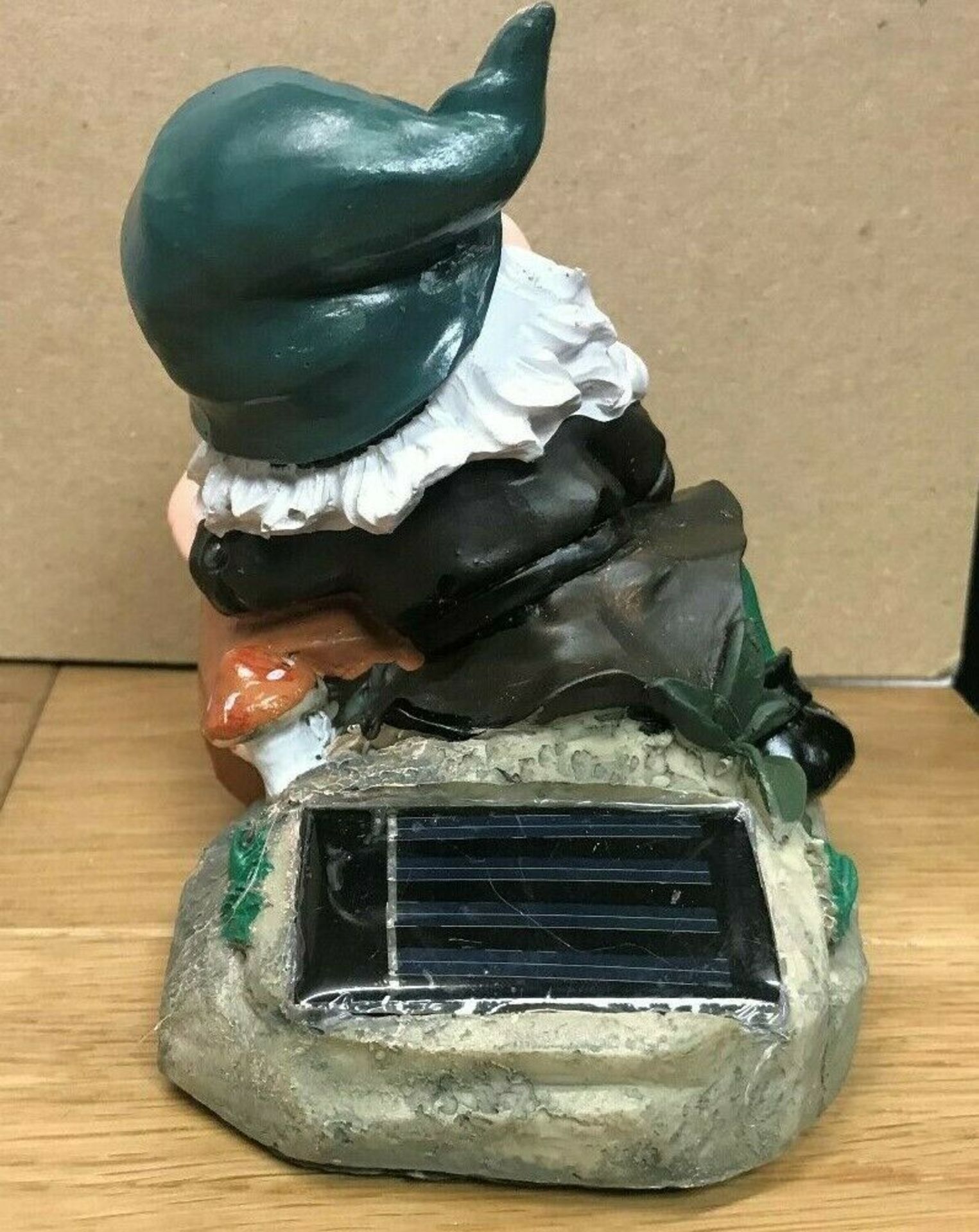 Cheeky Gnome Resin Garden Rockery Patio Solar Light - Pack of 4 Light Total RRP £40 - Image 5 of 7