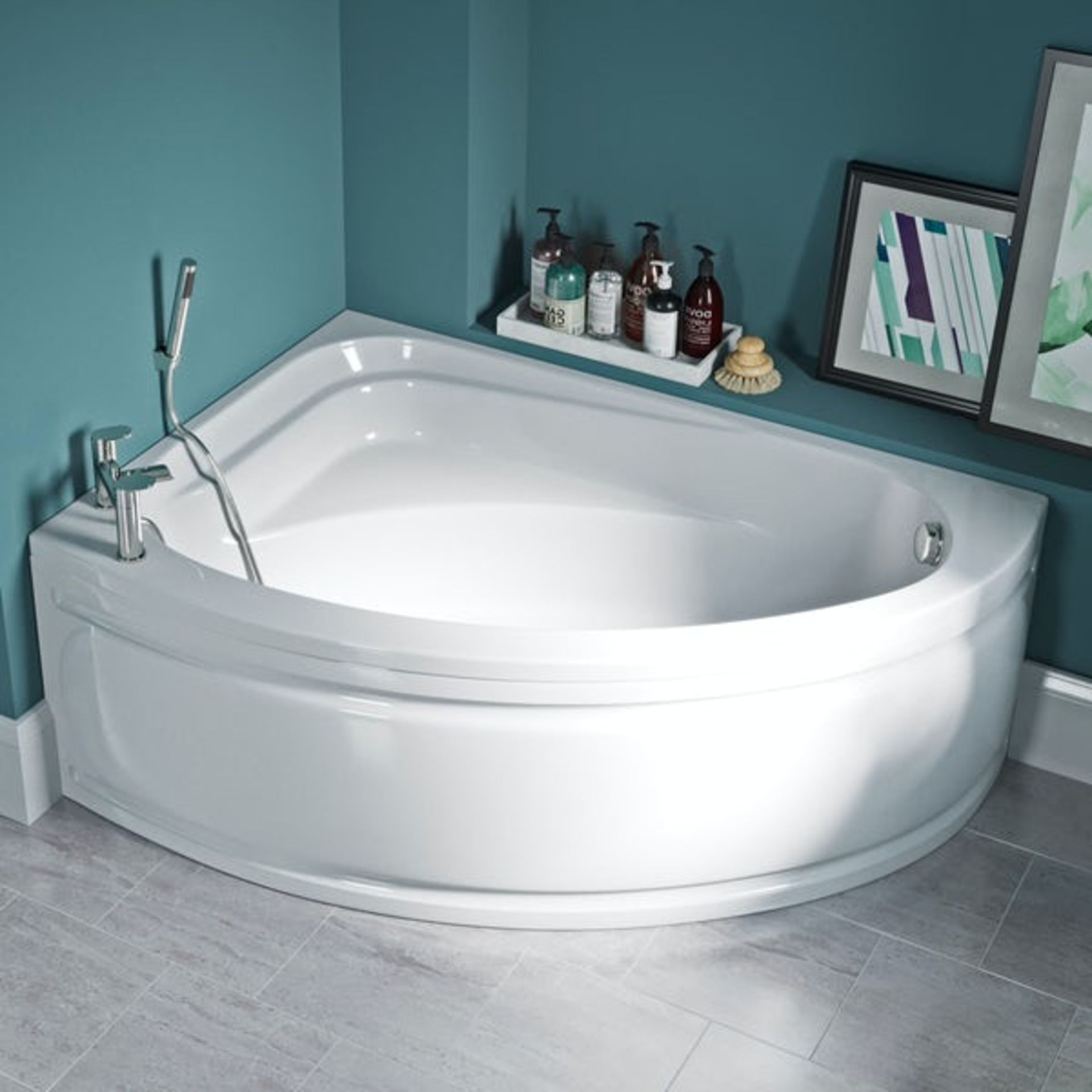 NEW (G108) 1000x1500mm Elsdon corner bath with seat. RRP £339.99. Panel not included. Manuf...