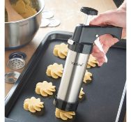 (MY48) Icing Gun & Biscuit Set Create bakery-style biscuits and cake decorations in the comfor...