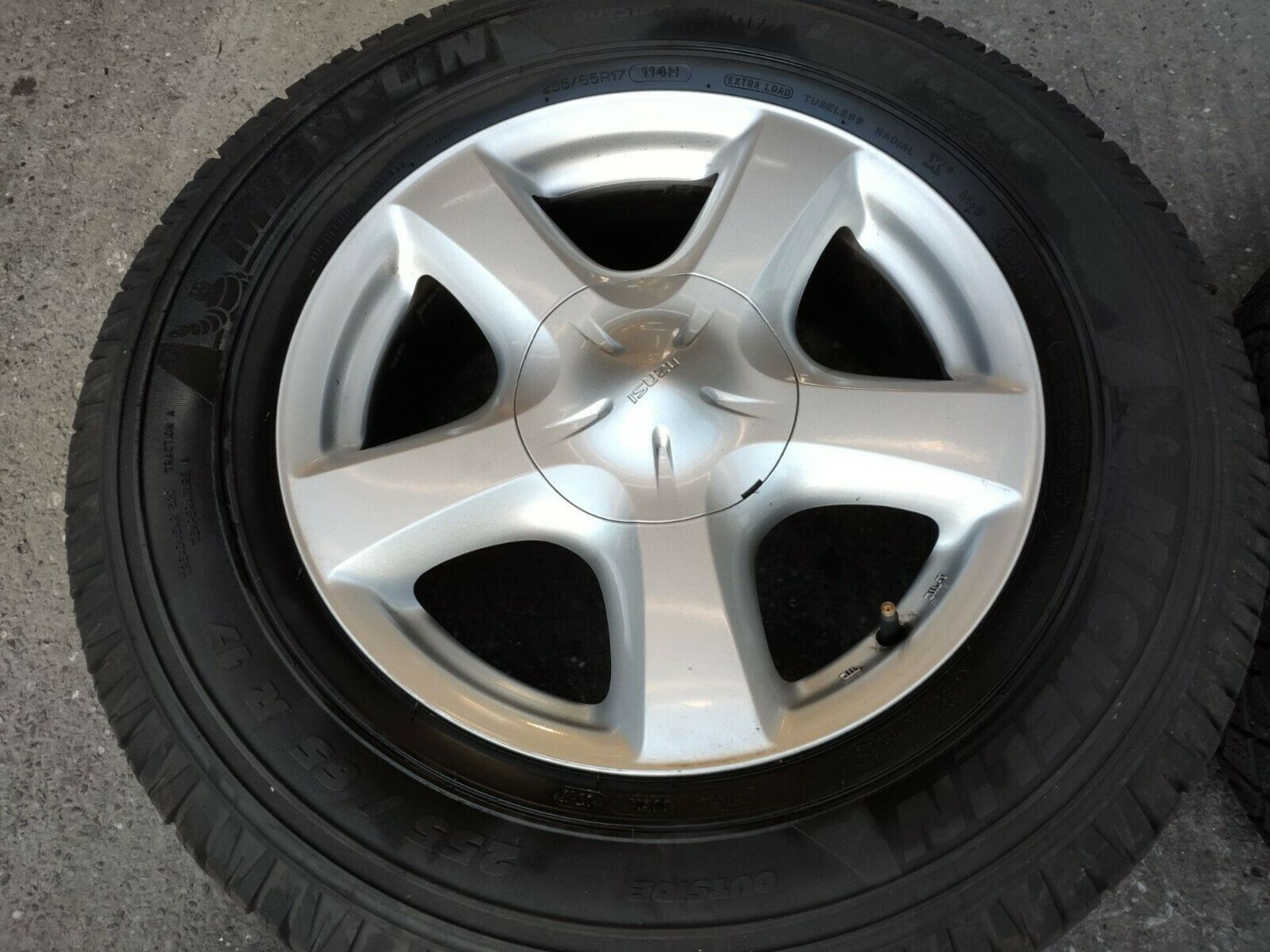 Isuzu D-Max 4x 17" Alloy Wheel Set + 7-9mm 255/65 R17 Michelin Tyres - Image 9 of 9