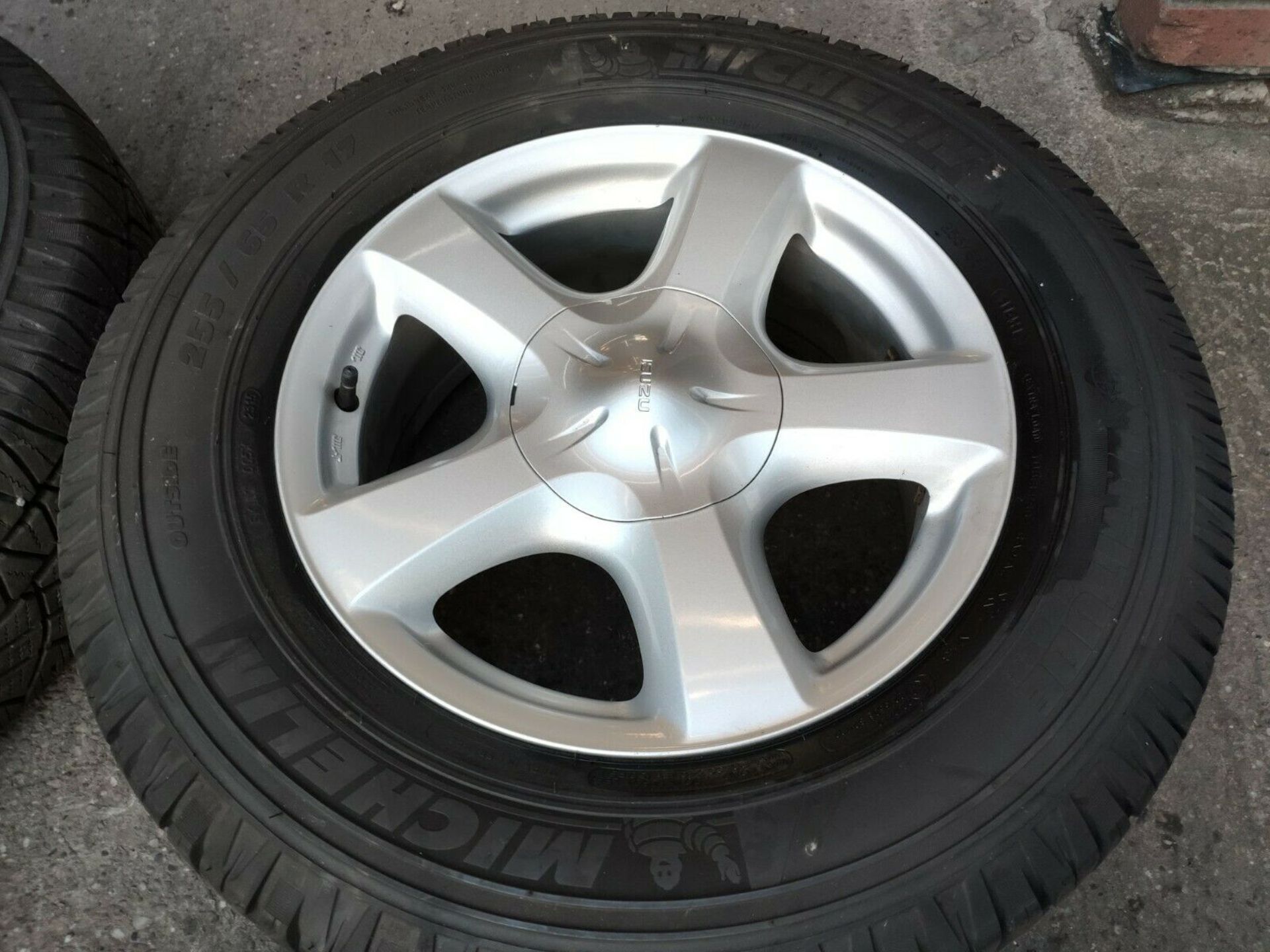 Isuzu D-Max 4x 17" Alloy Wheel Set + 7-9mm 255/65 R17 Michelin Tyres - Image 7 of 9