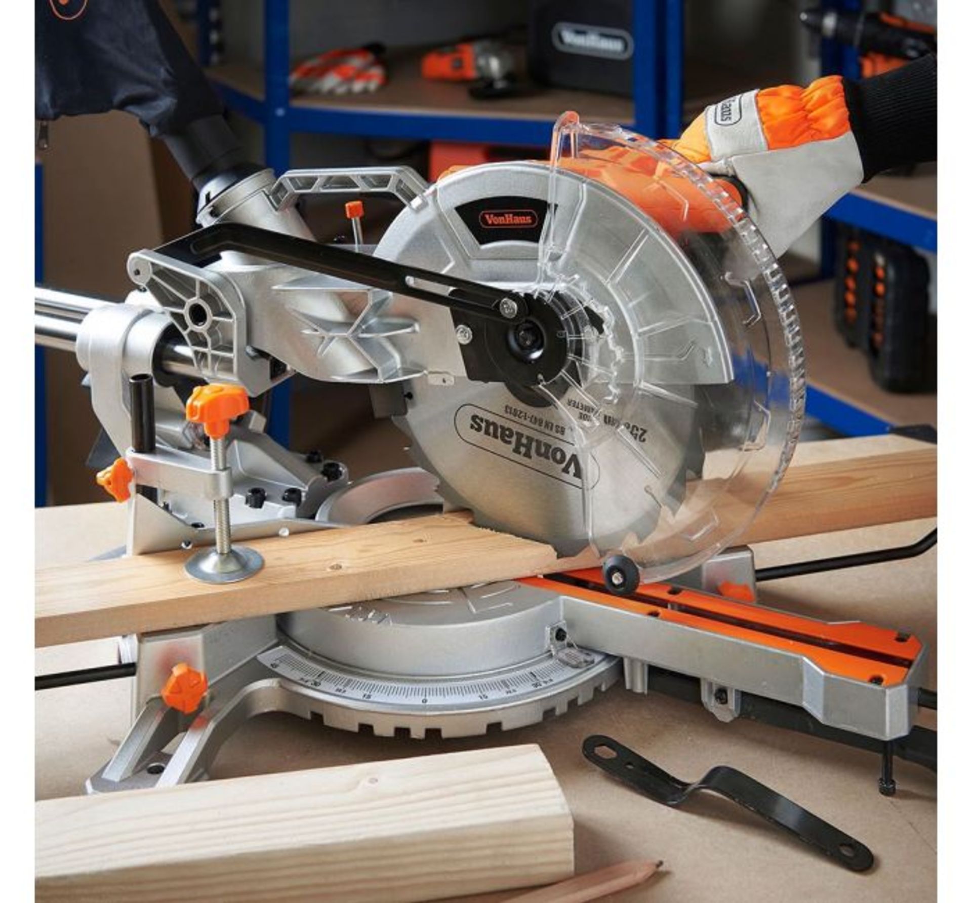 (DD3) 2000W Sliding Mitre Saw Make precision cuts with the powerful 2000W Sliding Mitre Saw F... - Image 2 of 2