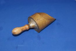 Vintage Antique Brass Feed Grain Flower Scoop Wooden Handle Decor