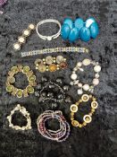 Mixed Lot 10 vintage style braclets.