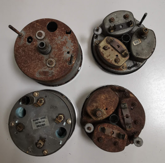 Group of four classic car Smiths guages including speedometer. - Image 4 of 4