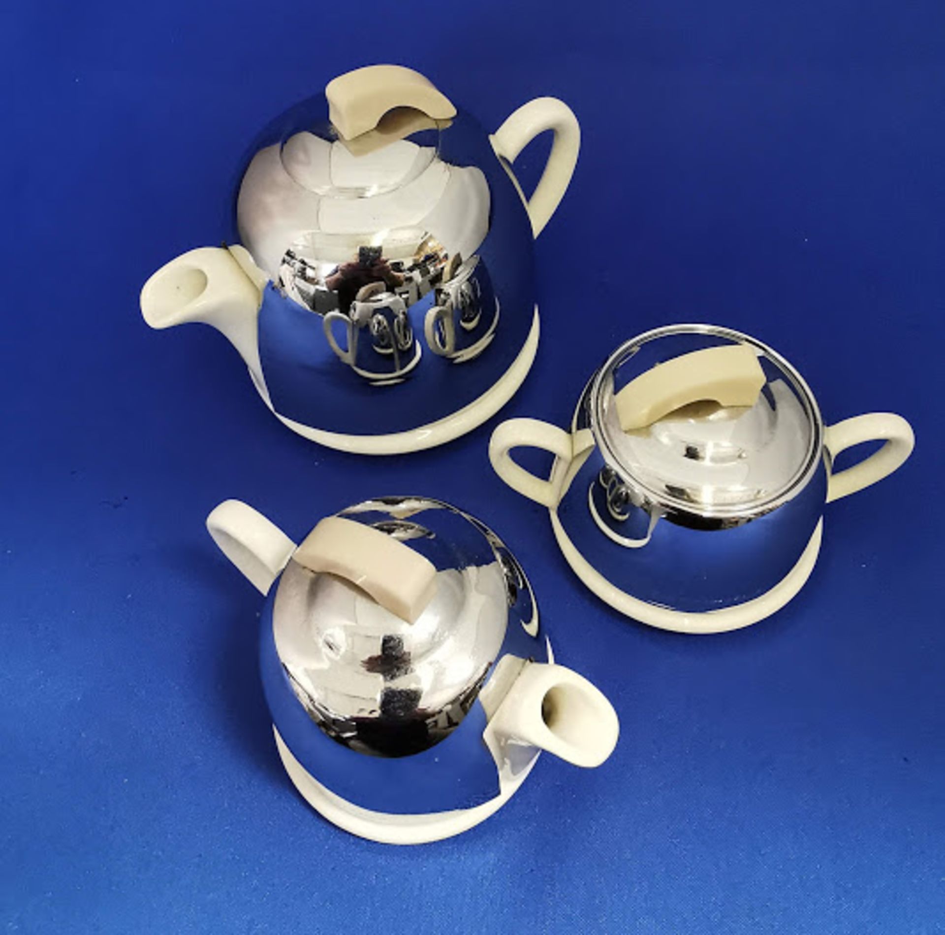 Vintage Retro Chrome And Ceramic insulated tea pot sugar bowl and milk jug. Tea for one set. - Image 2 of 5