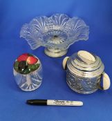 Mixed lot Kitsch items, cake stand, 70s jam pot, Art Deco sugar bowl and cover.