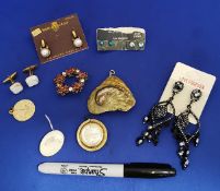 Lot of various costume jewellery.