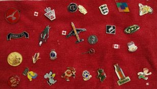 Group lot of collectable vintage pin badges, including Mercedes lapel pin