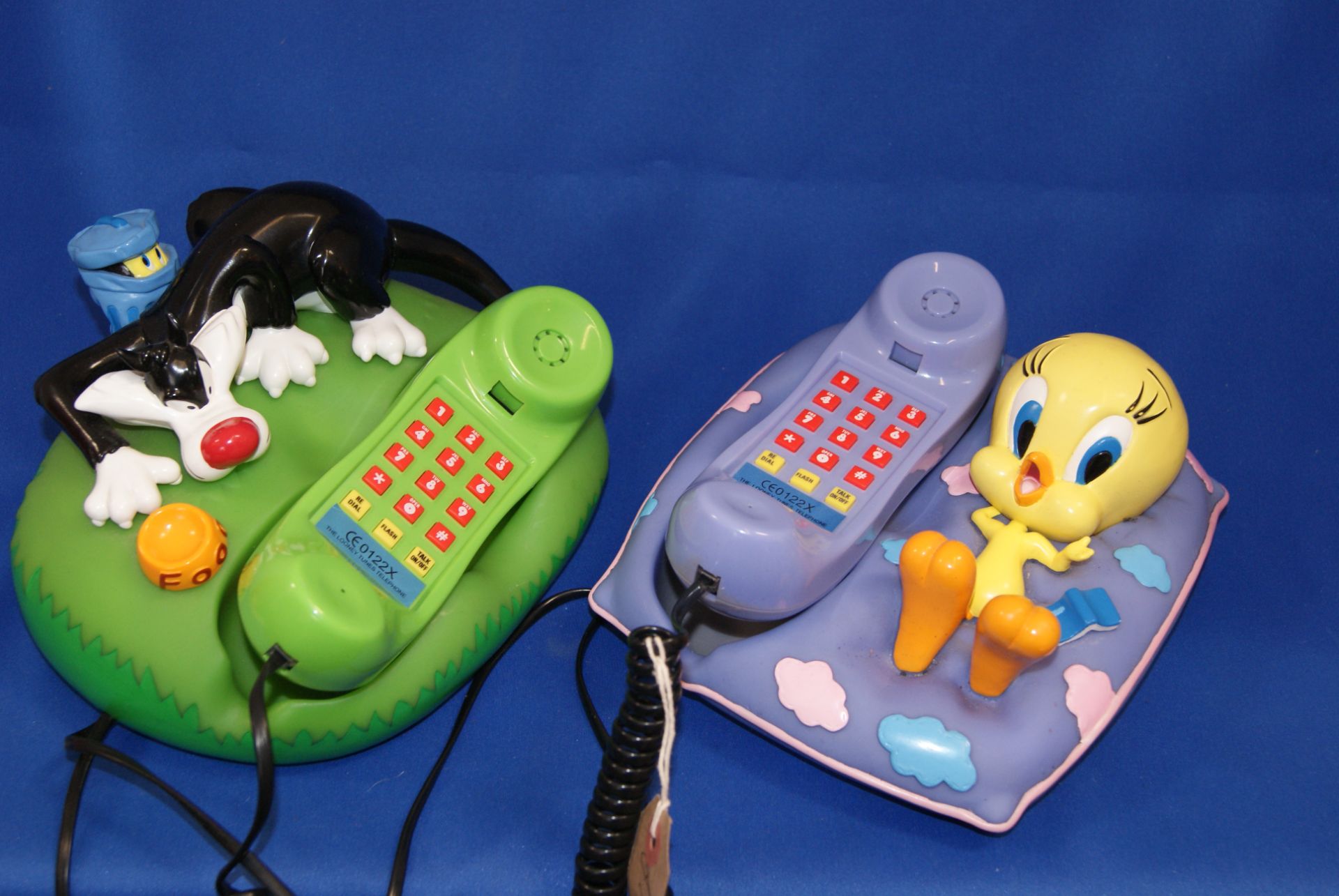 2 x Warner Bros Looney Tunes Sylvester & Tweety the bird telephones - Image 2 of 2
