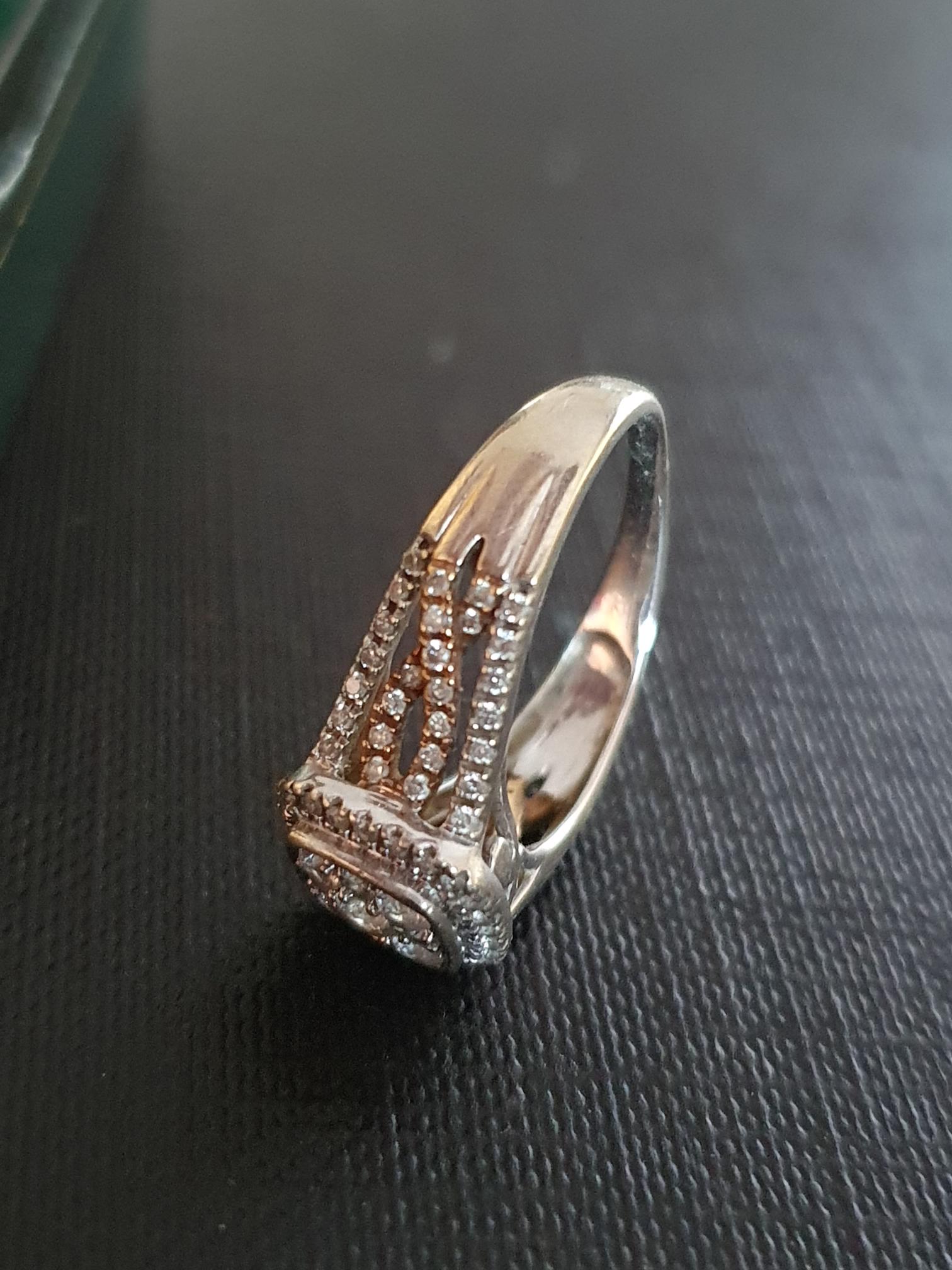 Ladies White Gold Diamond Ring - Image 10 of 11