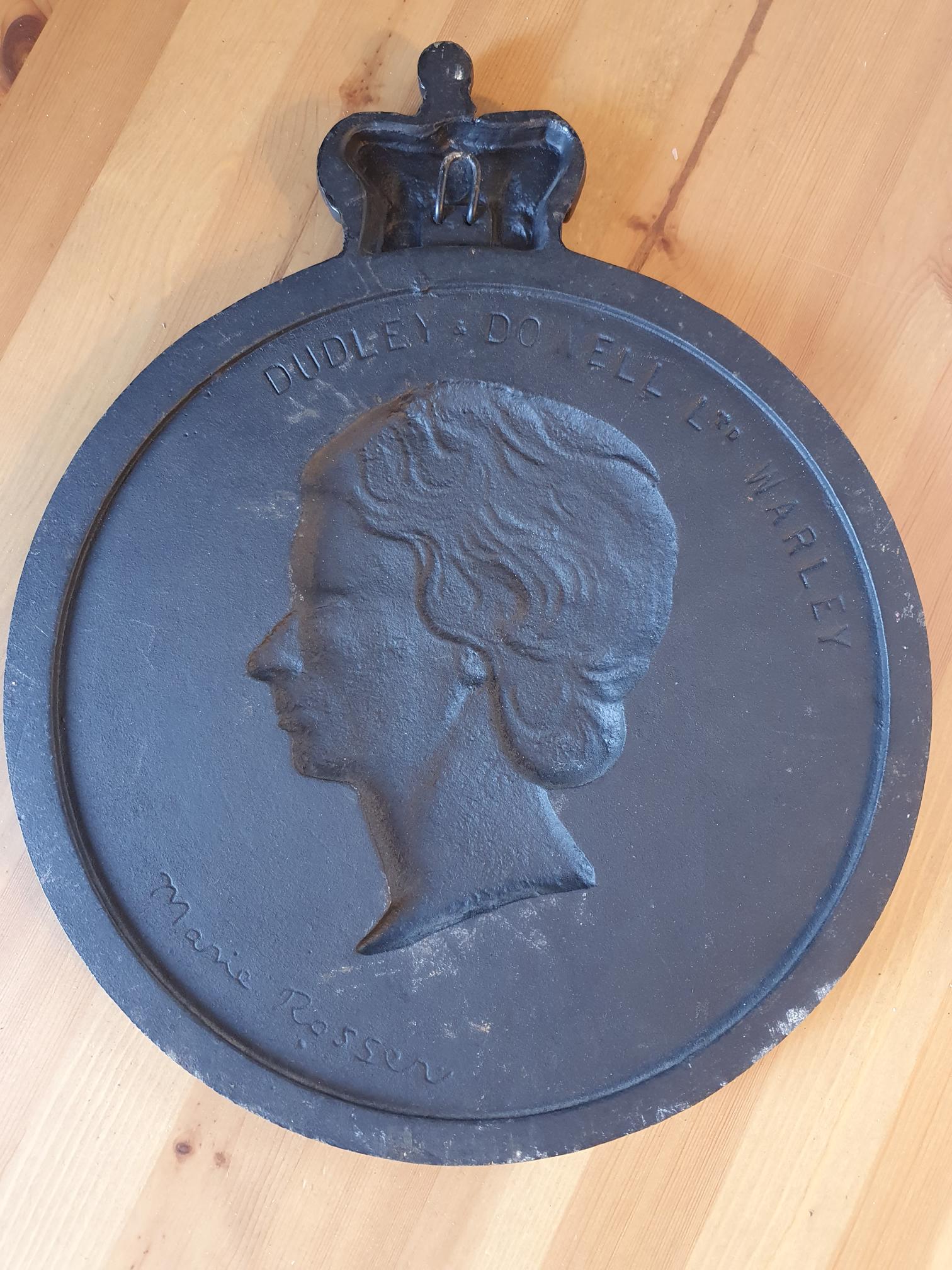 Queen Elizabeth II Silver Jubilee Cast Iron plaque - Image 2 of 4