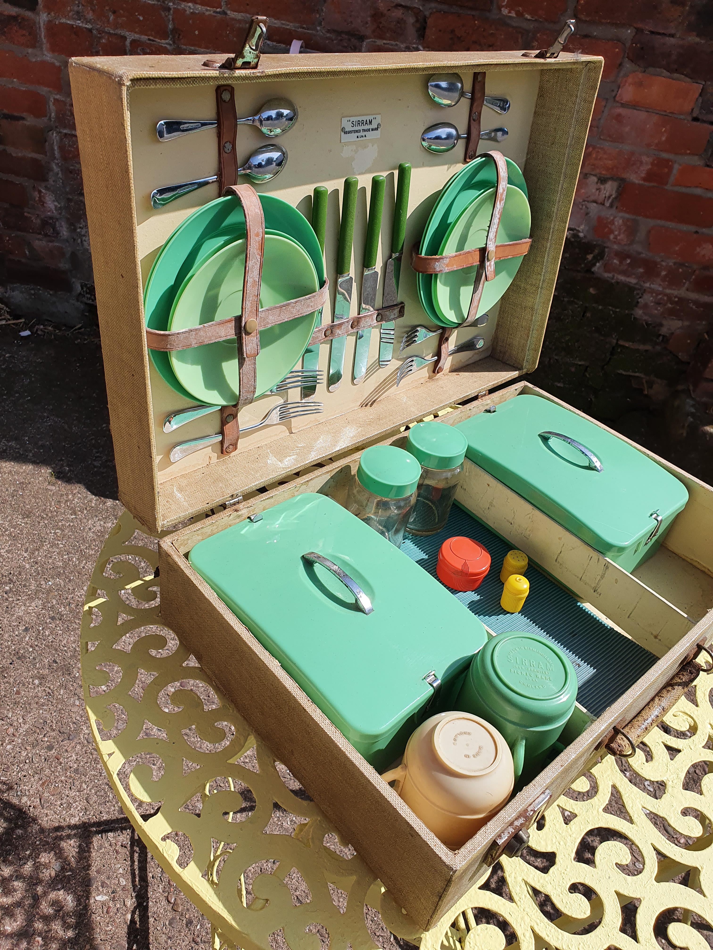 Green Picnic Basket Set - Image 2 of 4