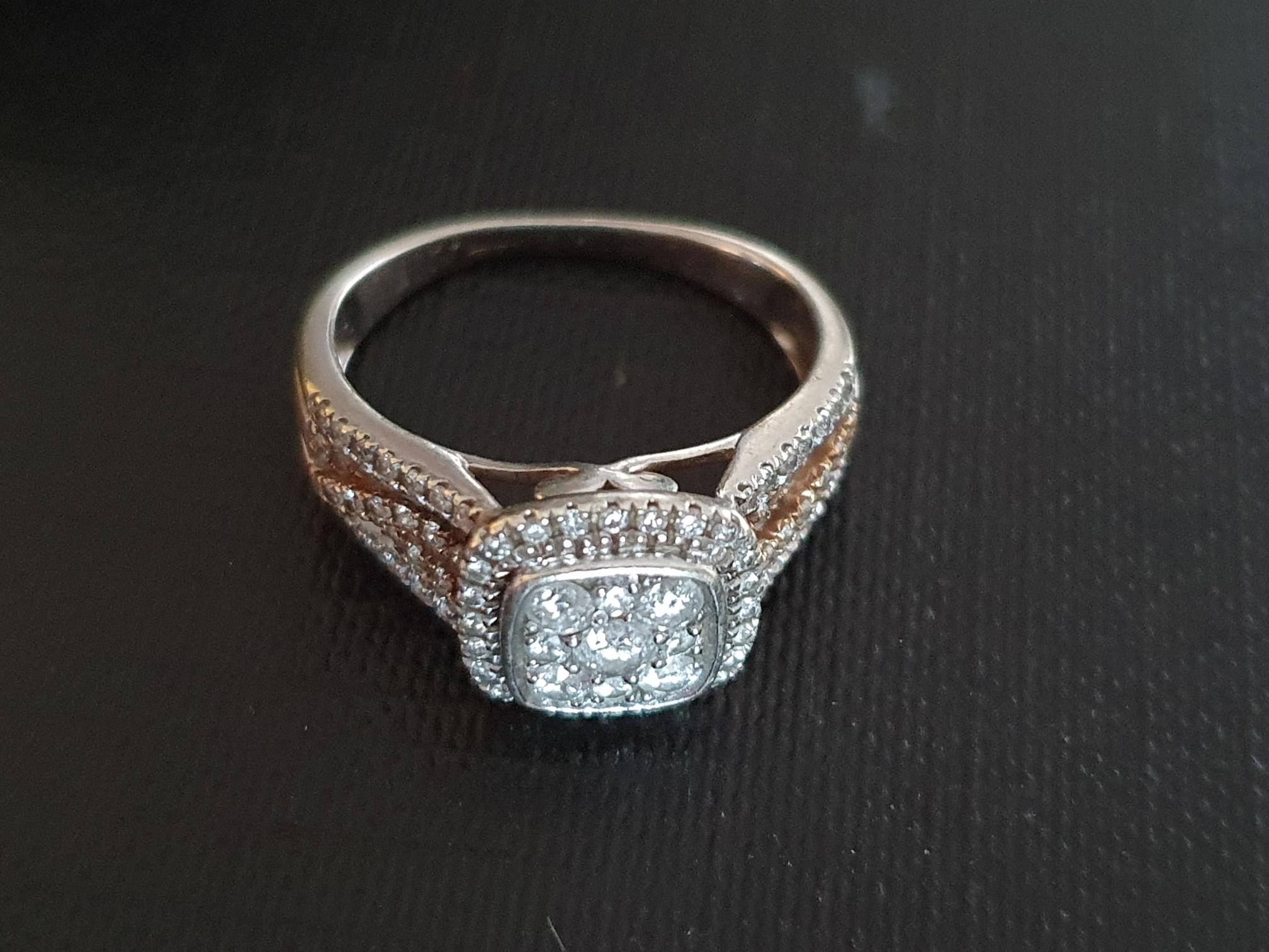 Ladies White Gold Diamond Ring - Image 8 of 11