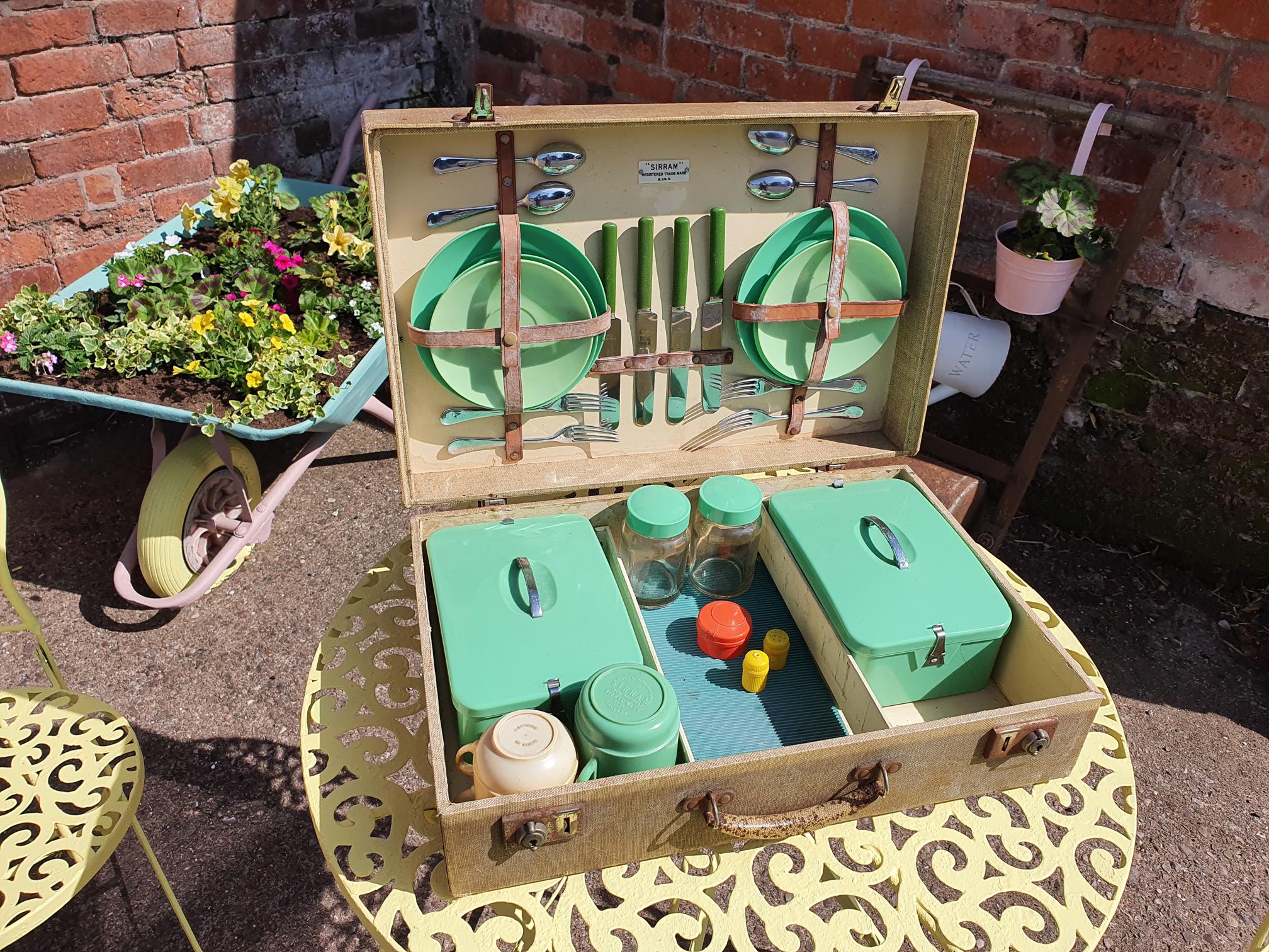 Green Picnic Basket Set