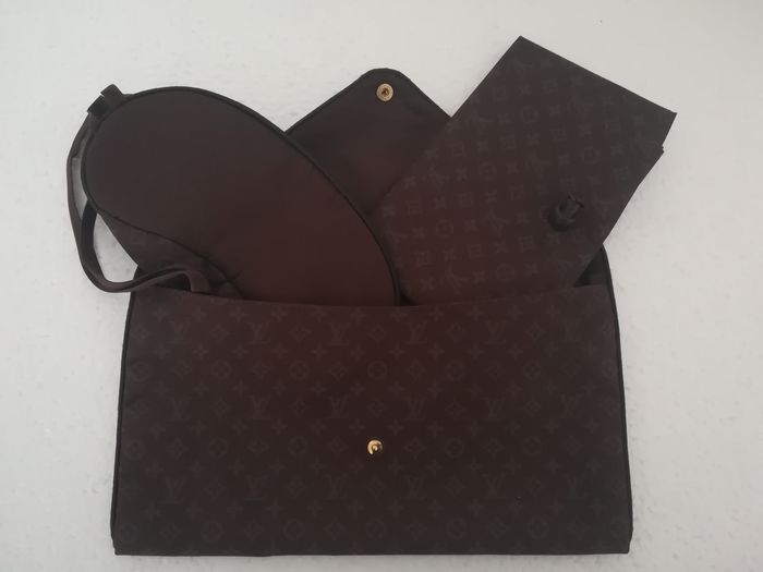 Louis Vuitton - V.I.P. Set Travel