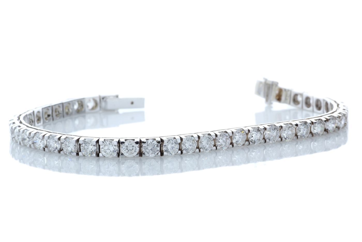 18k White Gold Tennis Diamond Bracelet 9.58 Carats