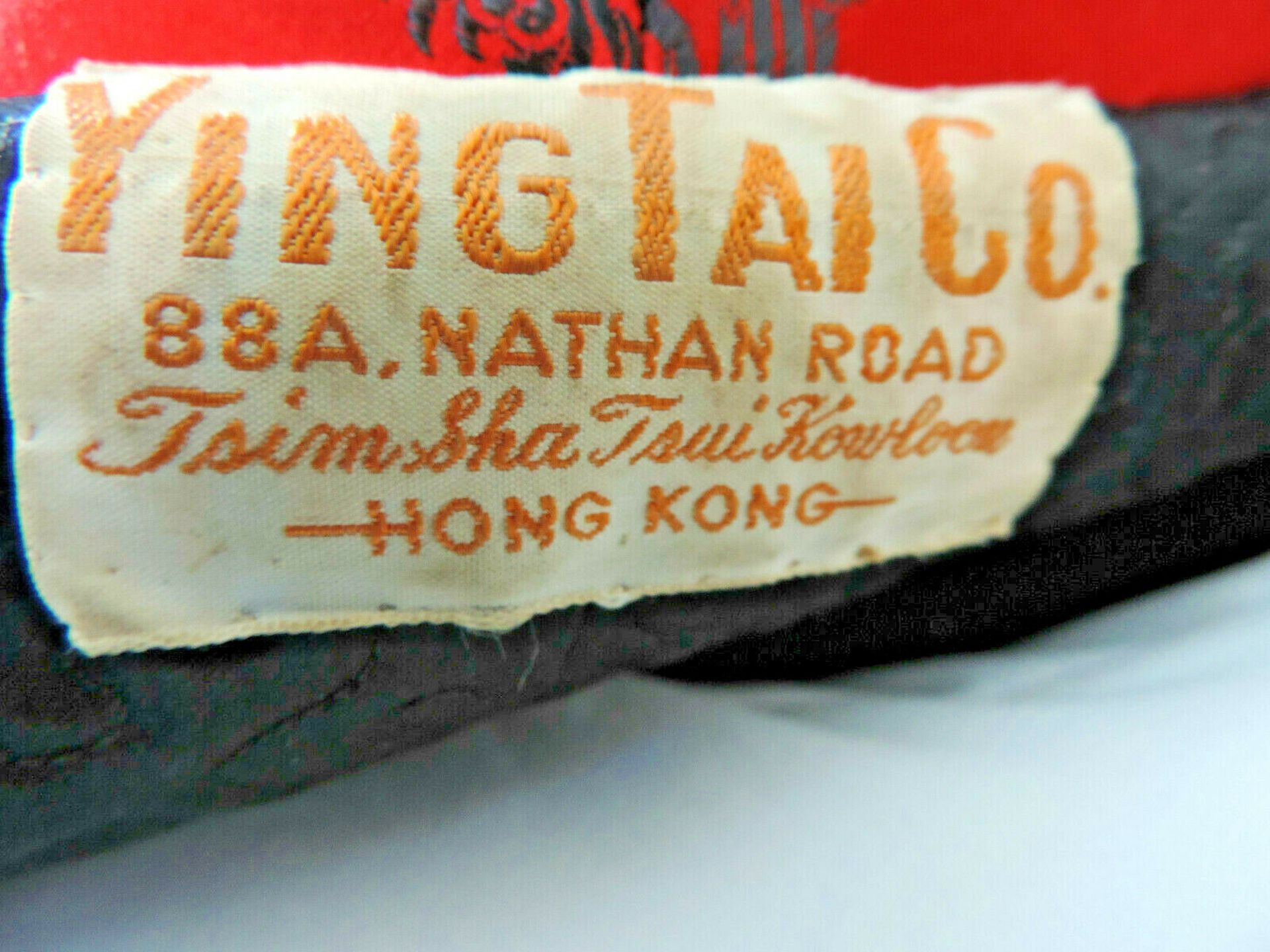 Vintage Chinese Silk Coat Ying Tai Ltd of Hong Kong - Image 5 of 8