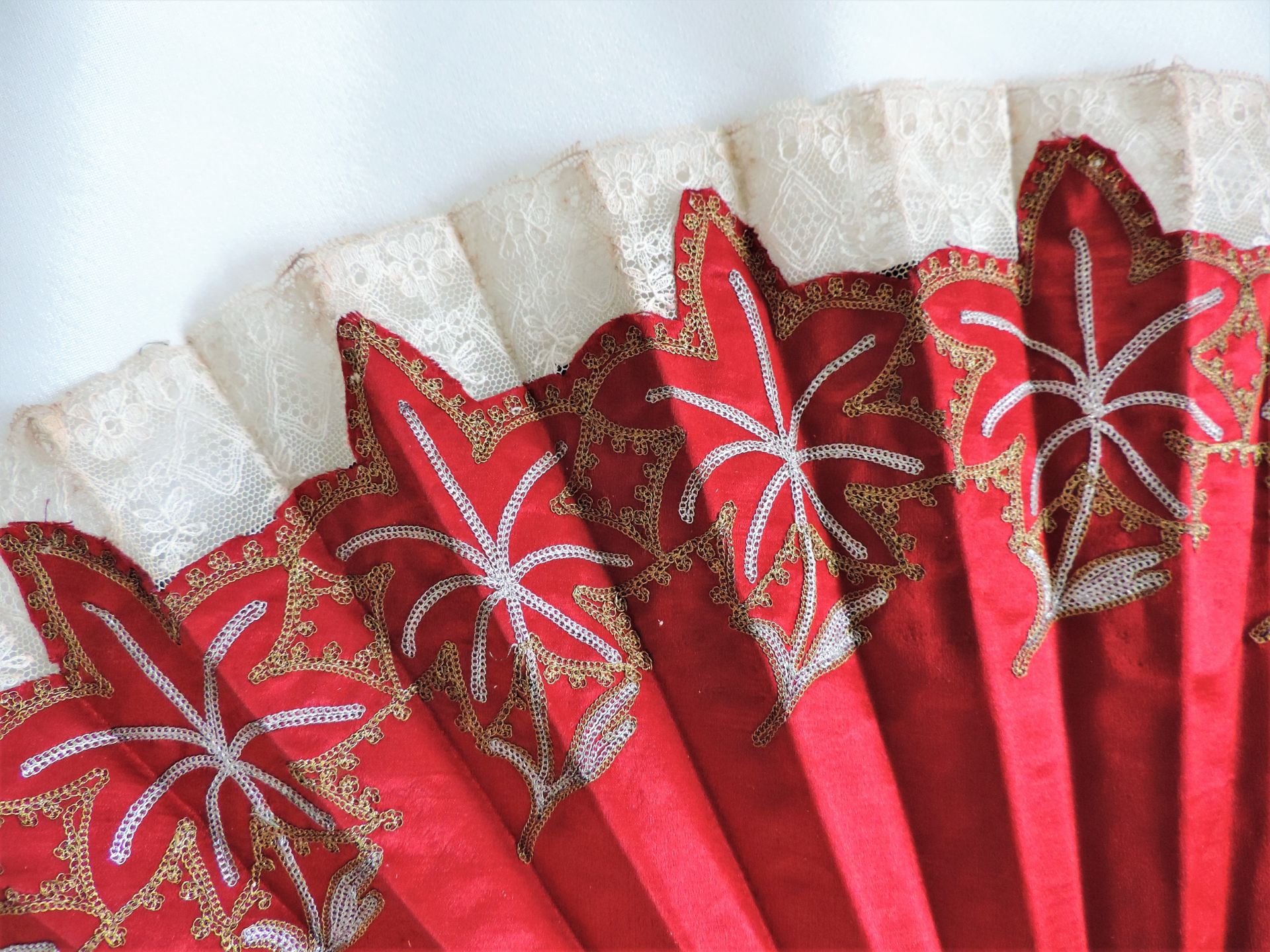 Large Antique Red Silk Hand Fan - Image 3 of 7