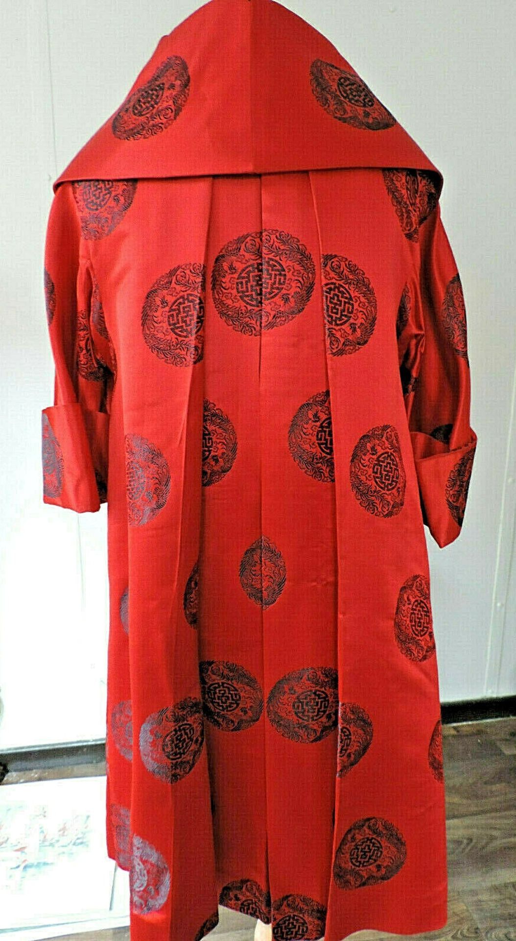 Vintage Chinese Silk Coat Ying Tai Ltd of Hong Kong - Image 3 of 8