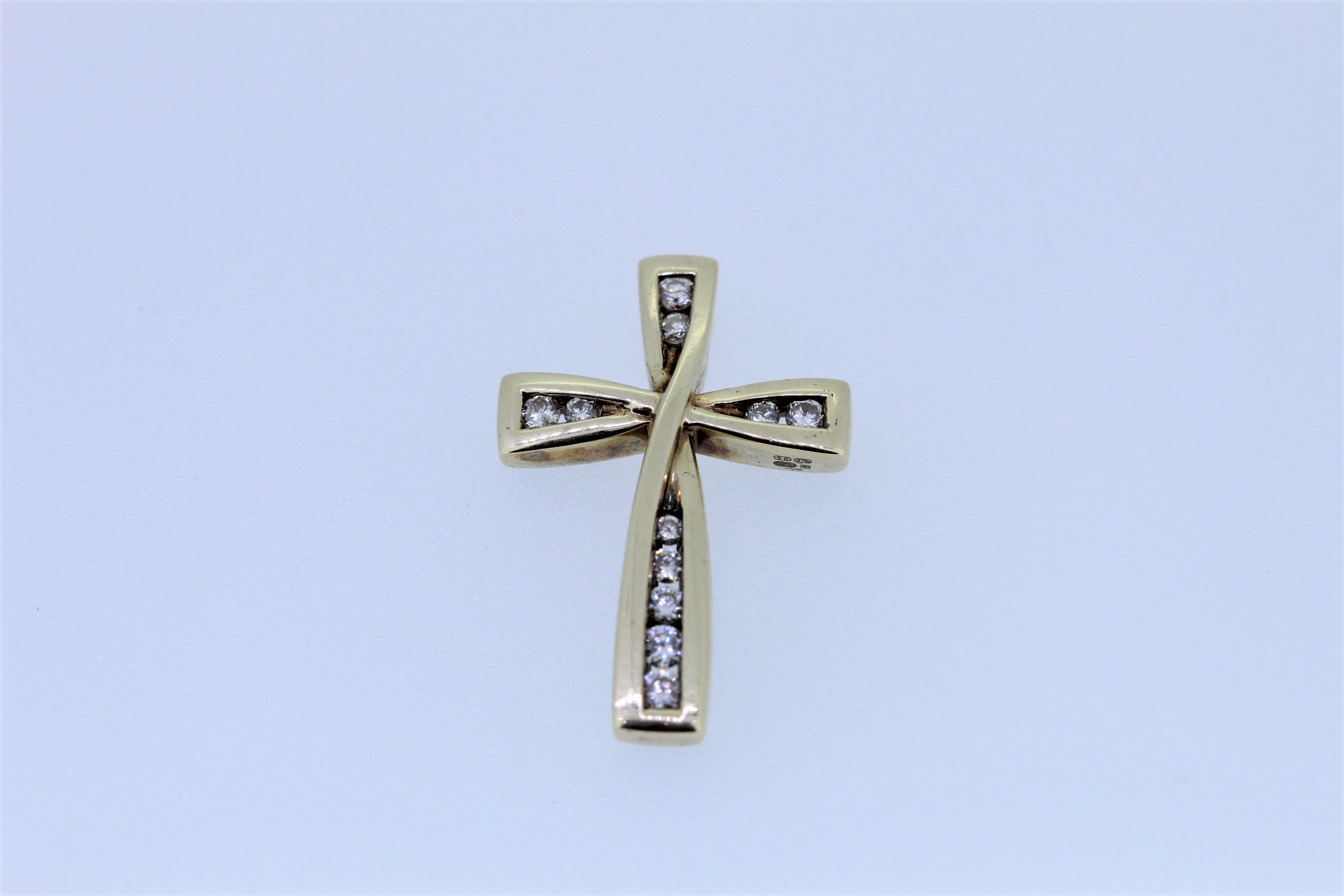 9k Yellow Gold Diamond Set Cross - Image 3 of 3