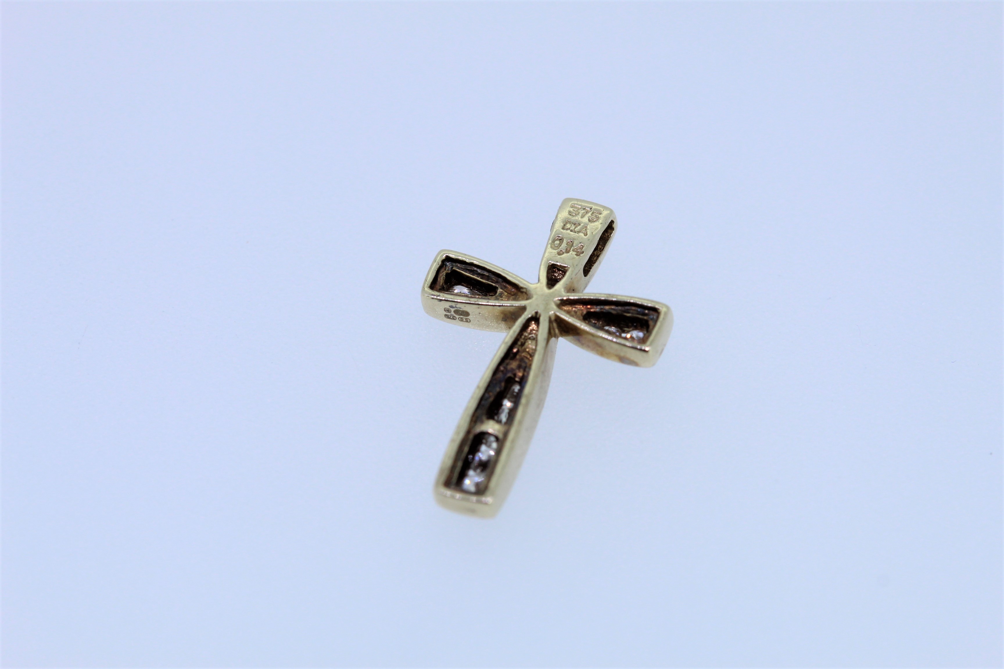 9k Yellow Gold Diamond Set Cross - Image 2 of 3