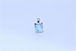 9k White Gold Emerald Cut Aqua Marine Set Pendant