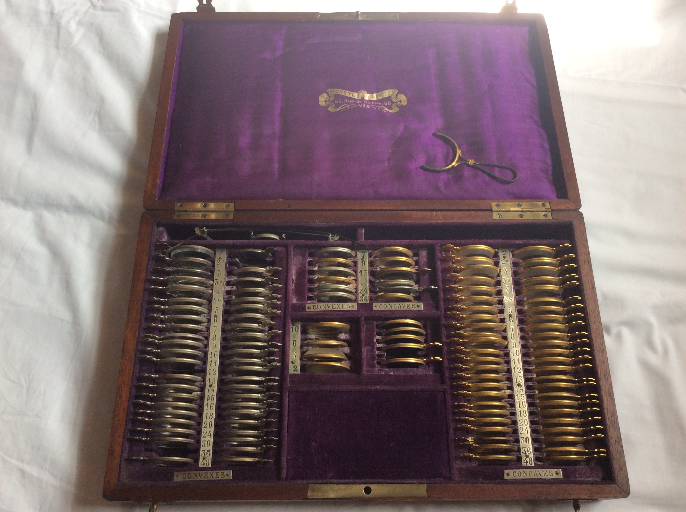 Antique French optometrists box of lenses - Image 9 of 10