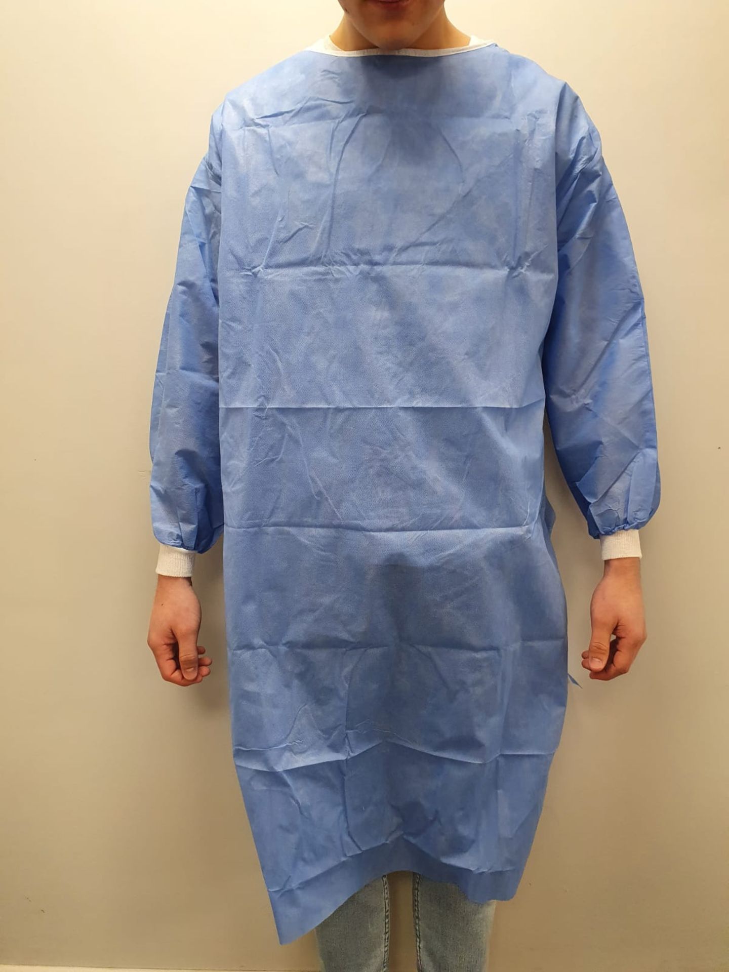 100 Disposable Gowns - Image 2 of 3