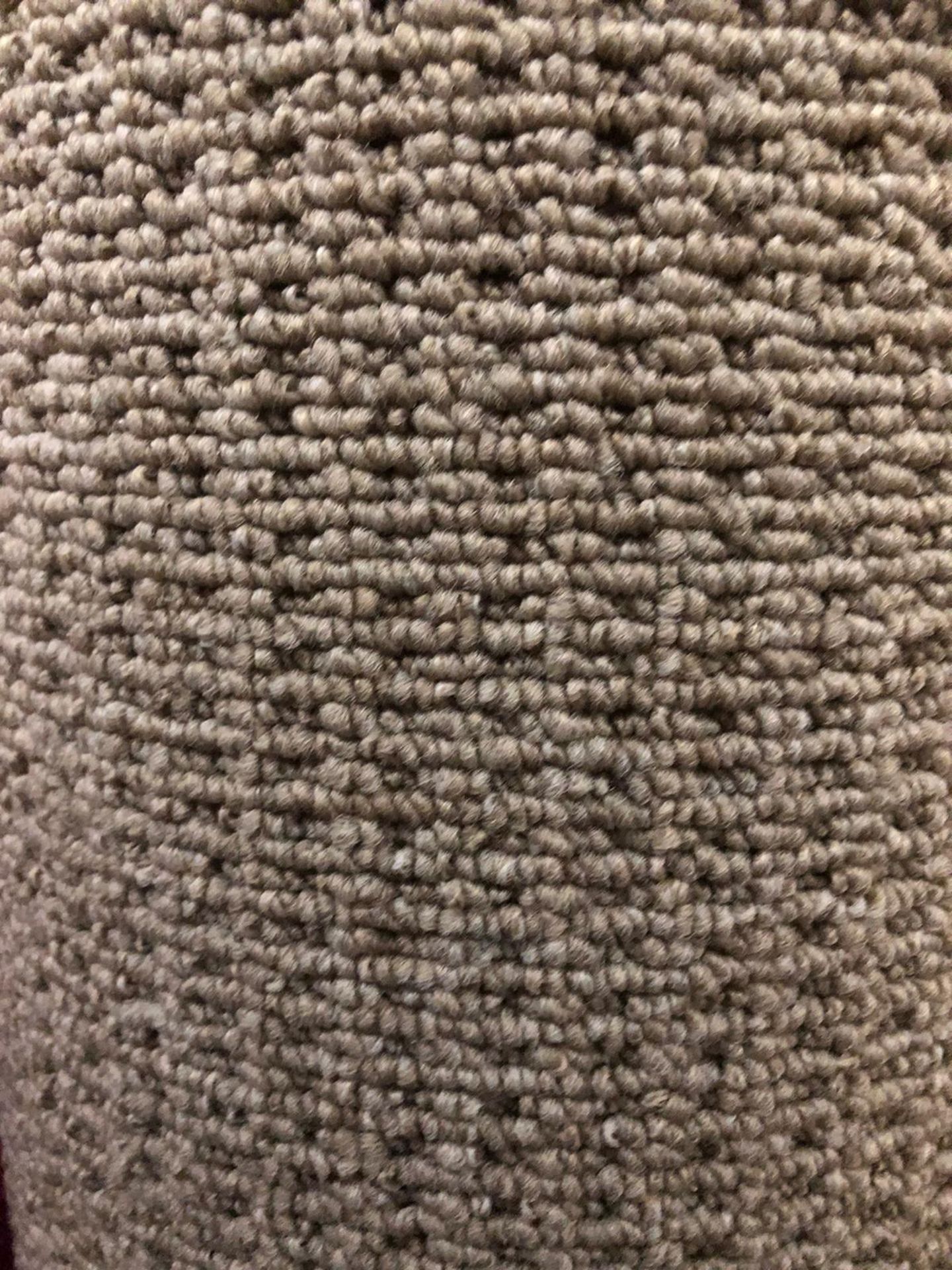 Seattle beige 6m x4m ( 19ft 6in x 13ft ) loop pile polypropylene hessian back - Image 2 of 2