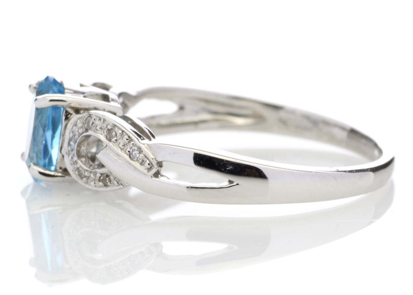 9ct White Gold Diamond And Blue Topaz Ring - Image 3 of 6