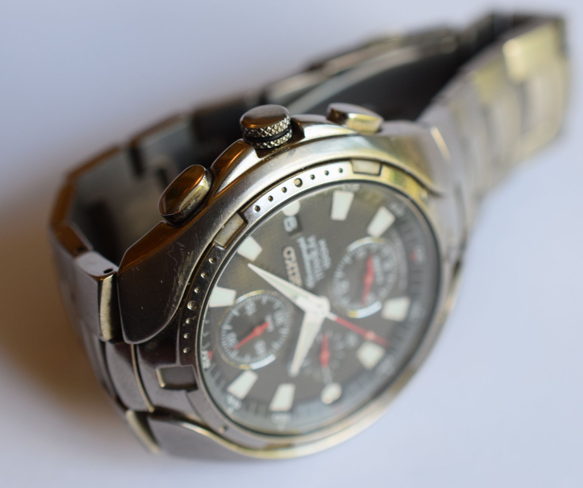 Seiko Titanium Chronograph Complete In Box - Image 3 of 6