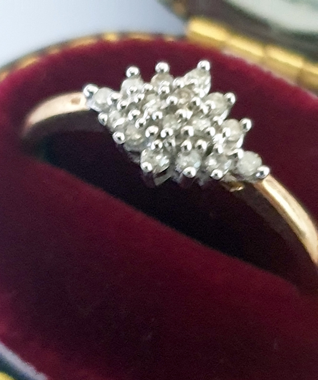 9Ct Gold Diamond Cluster Ring - Image 2 of 4