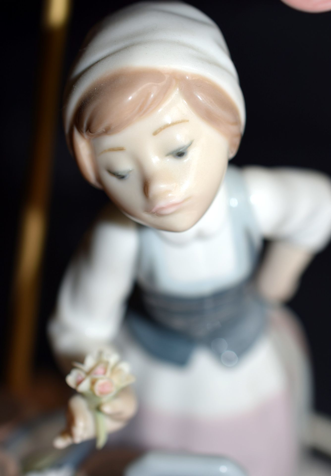 Large Lladro Flowers of The Season Woman Sculpture Boxed - Image 4 of 7