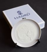 Lladro Nina Plate With Stand