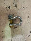 20 X 13.5 Ton Yellow Pin Safety Bow Shackles (Ypufsab13.5)