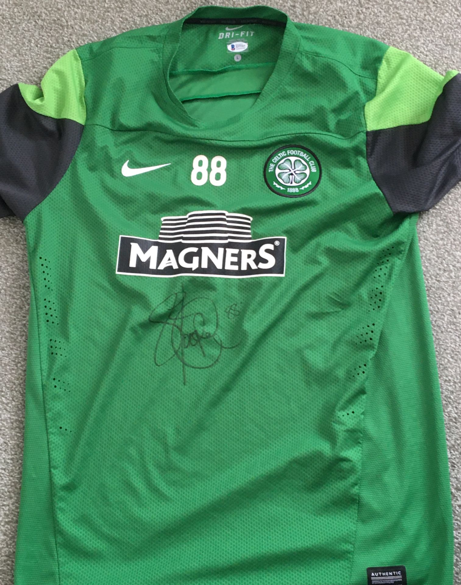 Celtic FC Top Signed by Gary Hooper