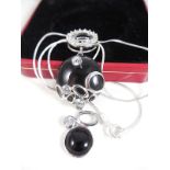 Silver necklace with onyx pendant