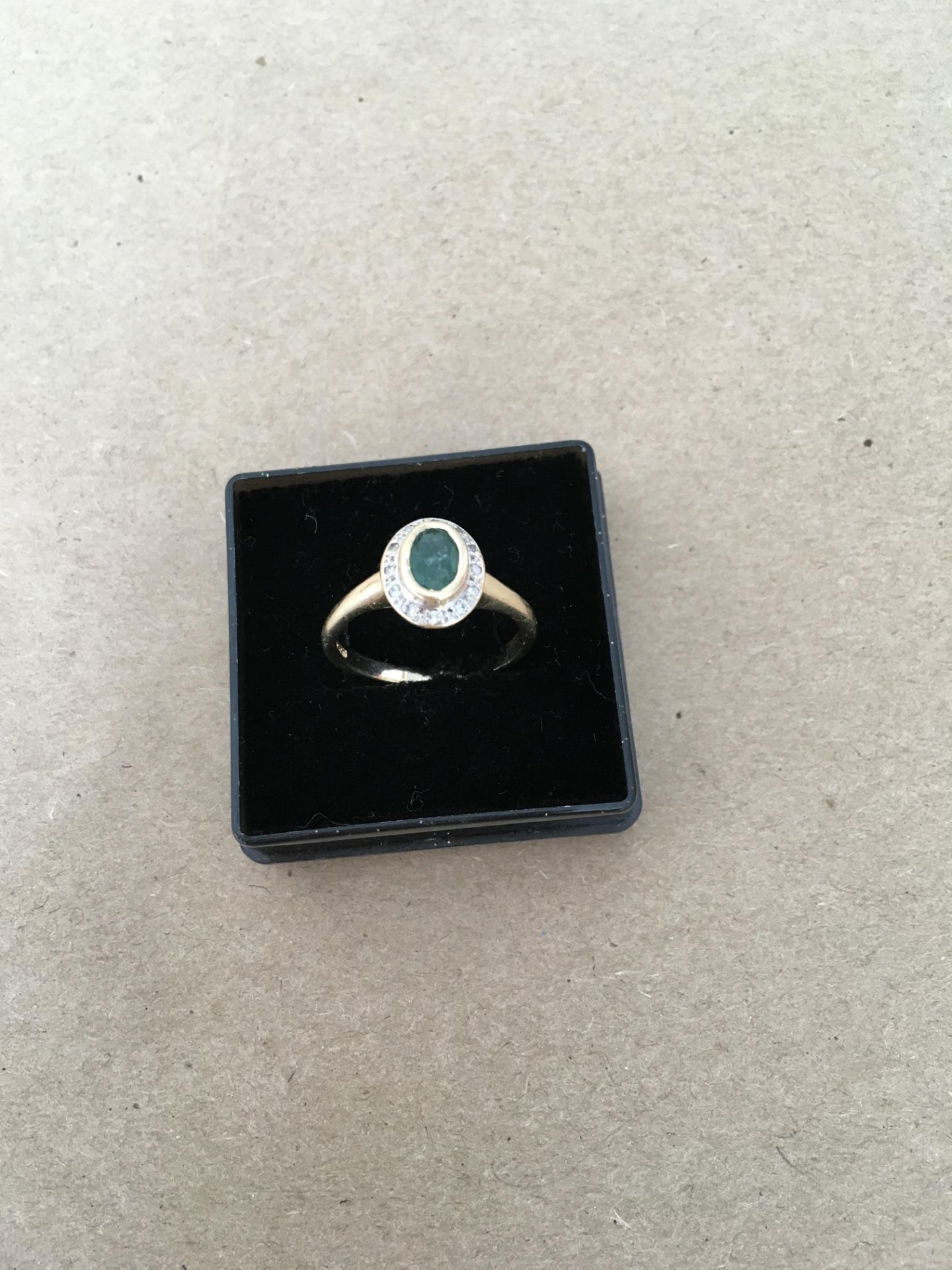 Emerald ring - Image 2 of 2