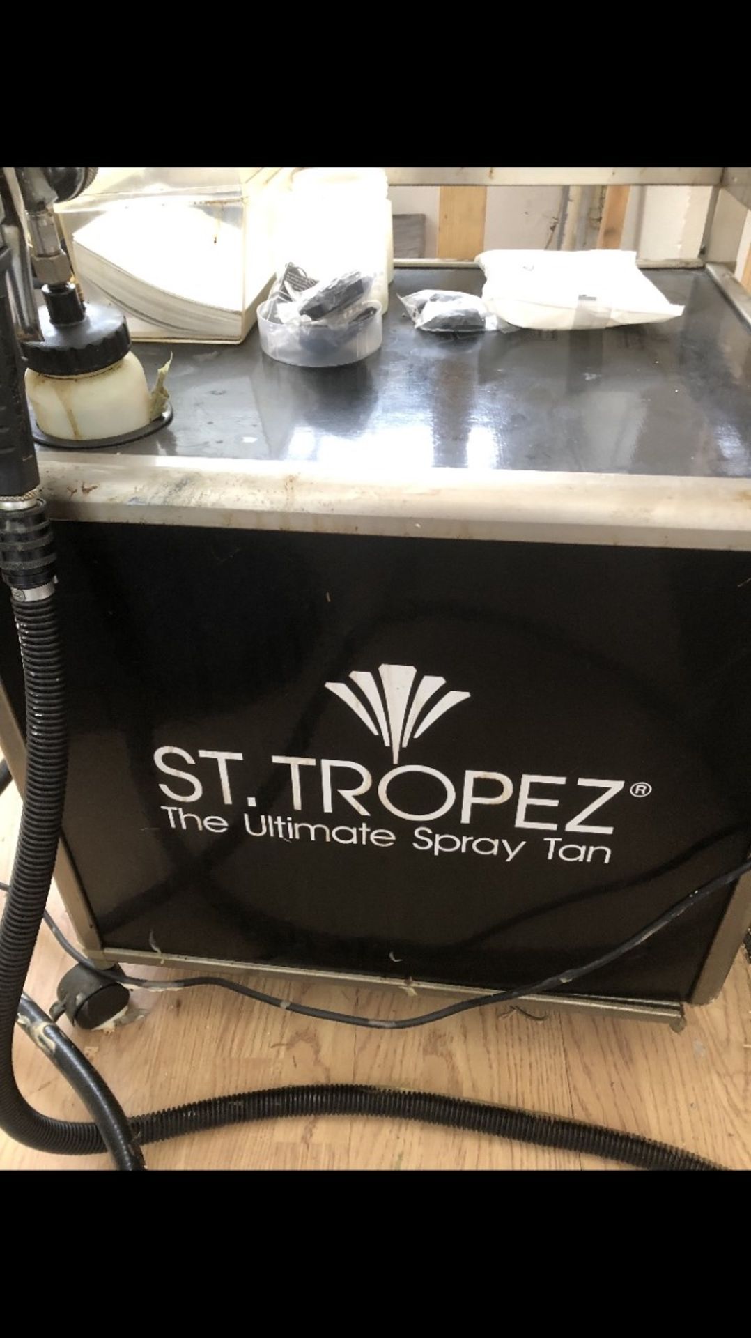 St. Tropez Spray Tan machine and tent - Image 2 of 2