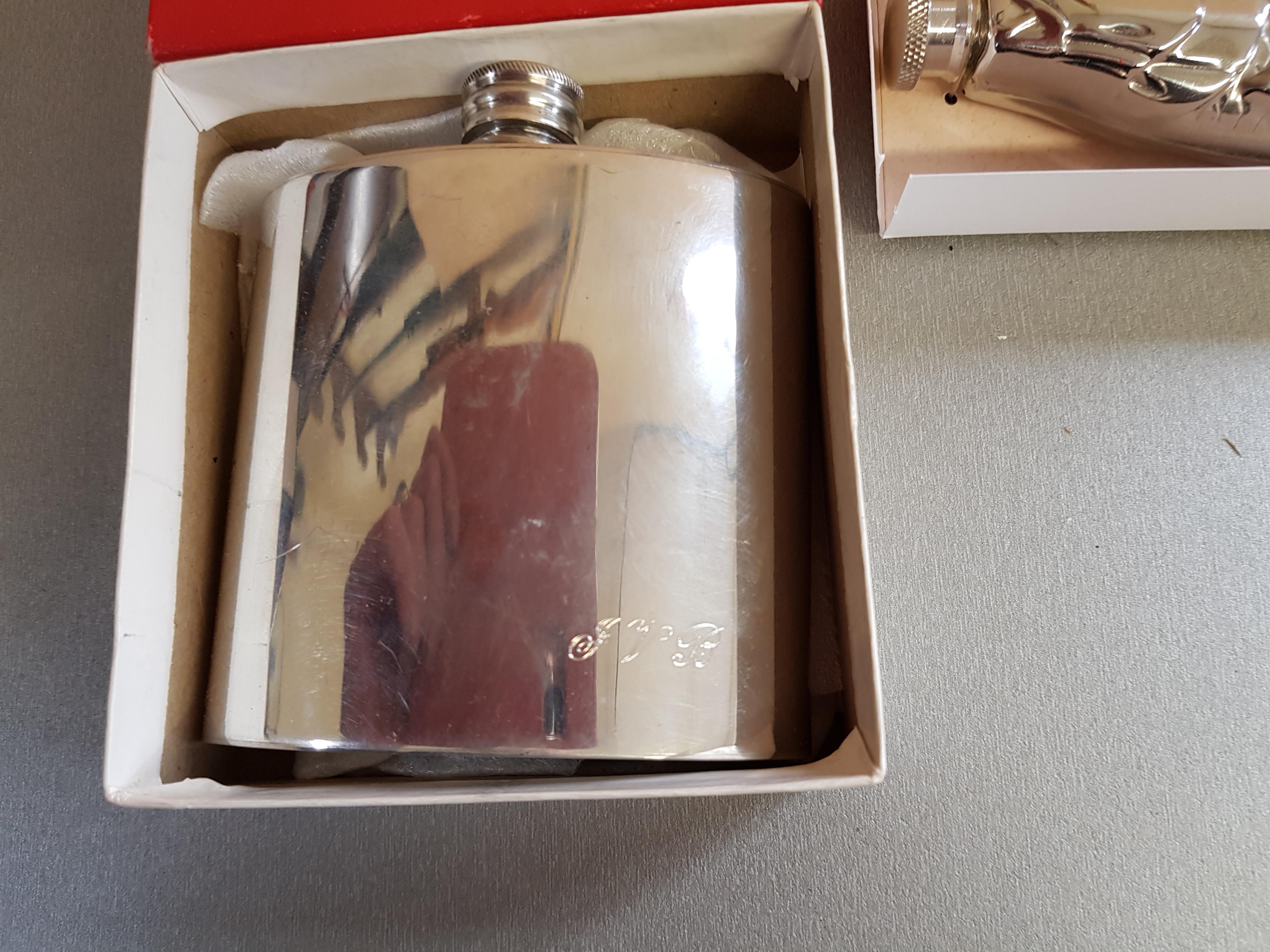 Hip Flask And Mirror - Image 3 of 7