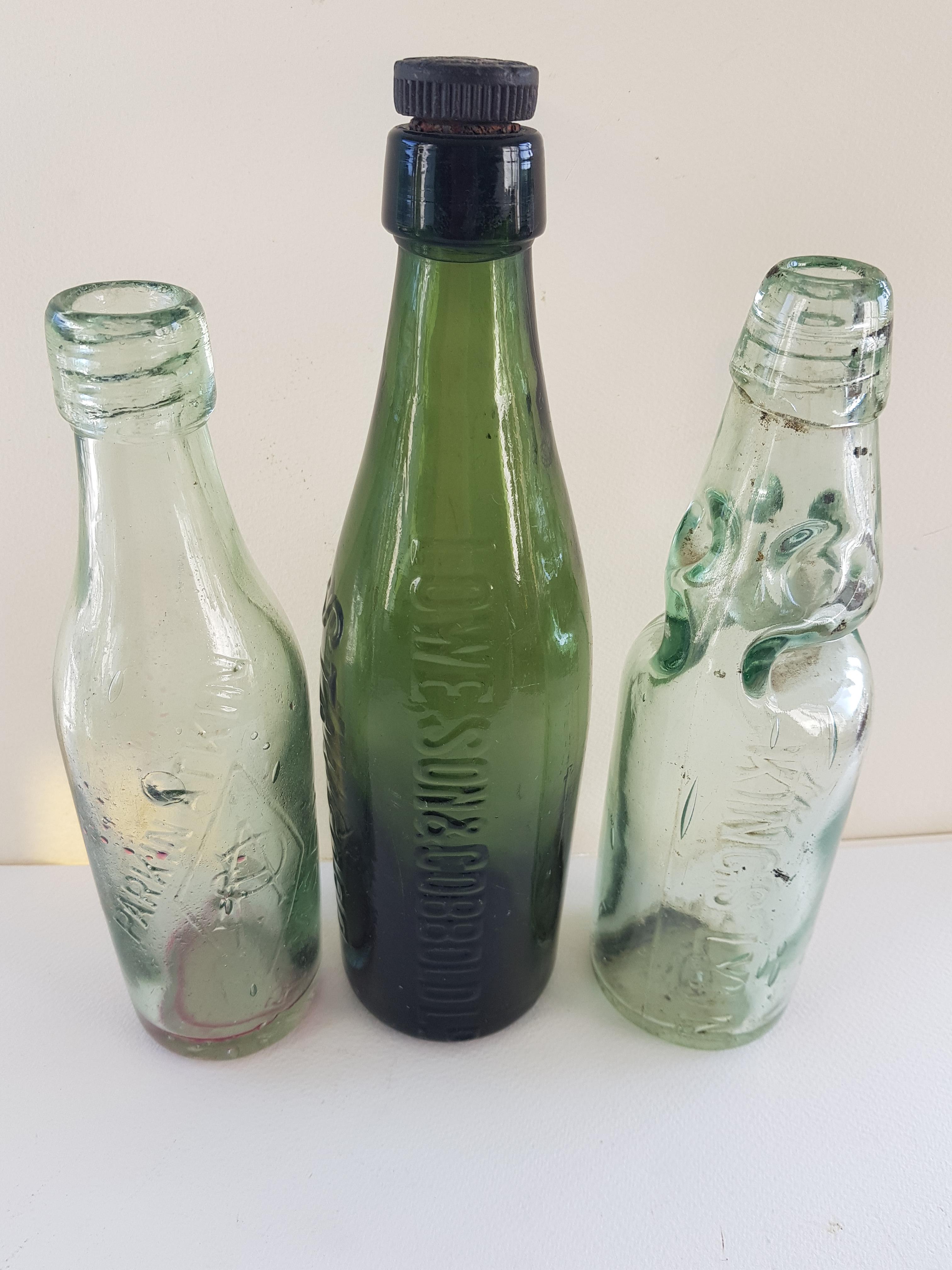 5 Vintage Green Bottles - Image 2 of 3