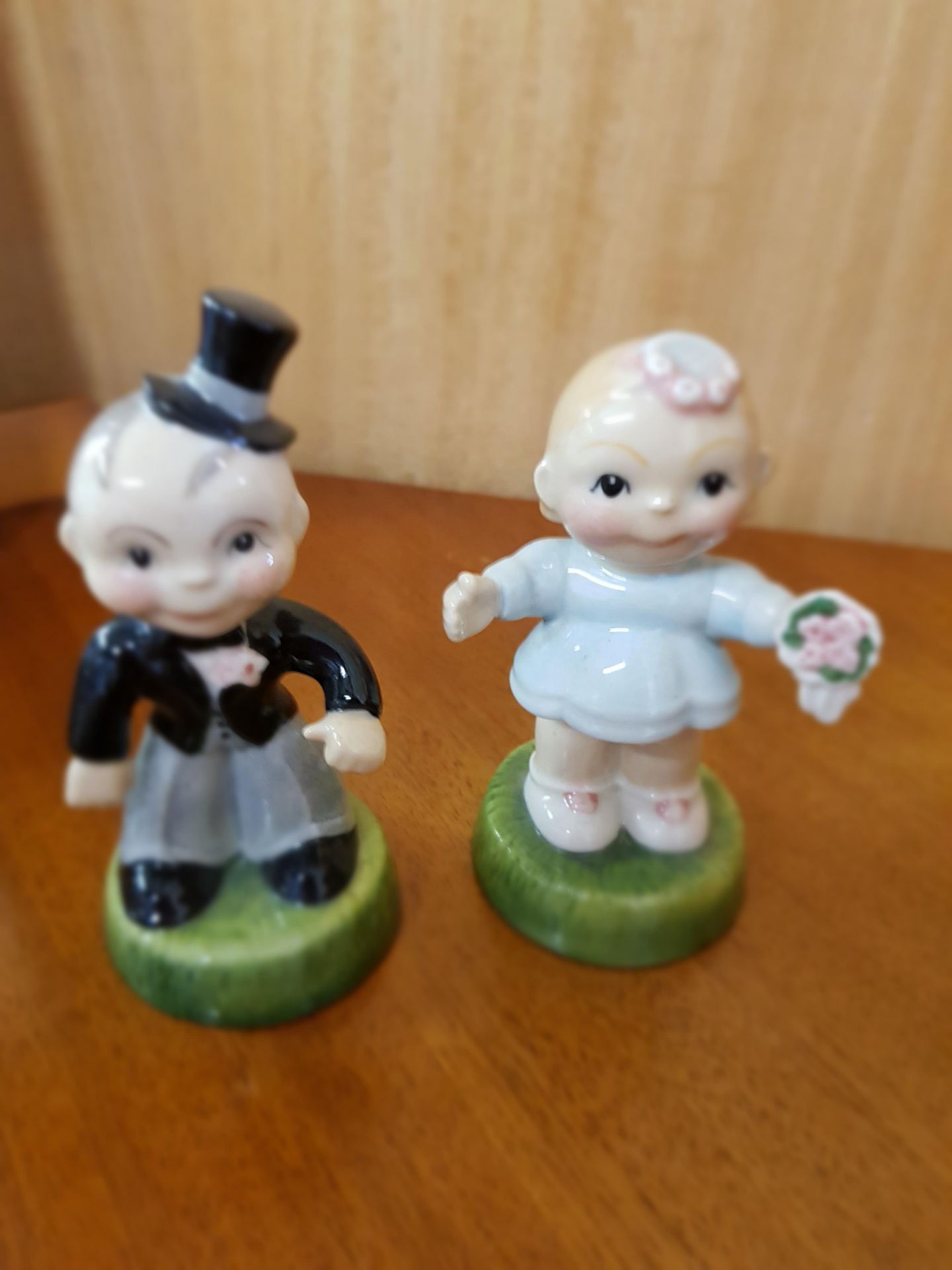 Carlton Ware Kids Limited Edition 'Bride And Groom'