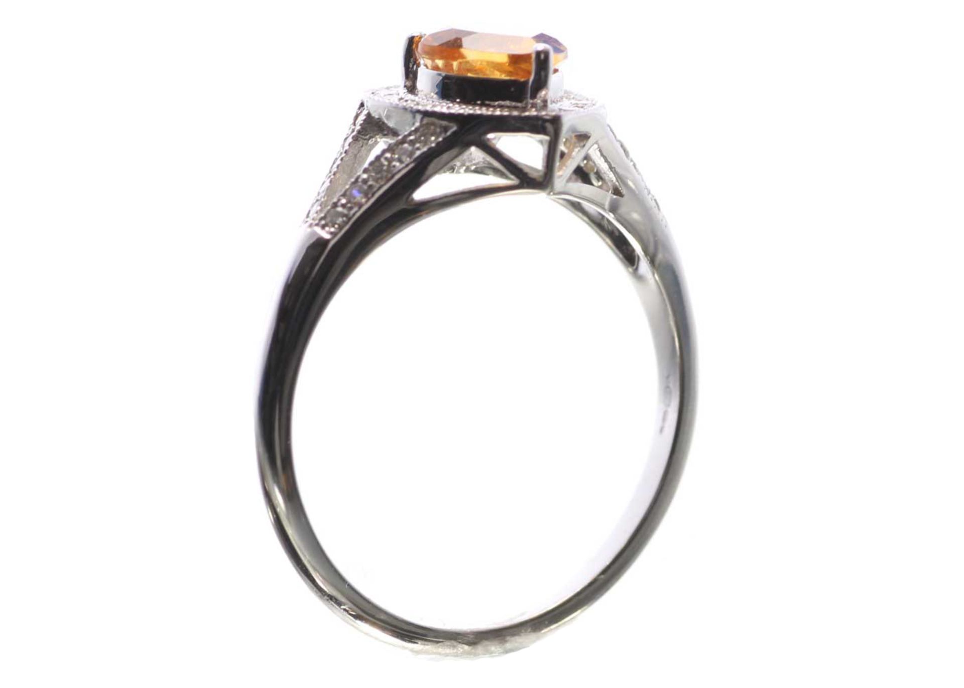 9ct White Gold Heart Shape Citrine Diamond Ring 0.20 Carats - Image 3 of 4