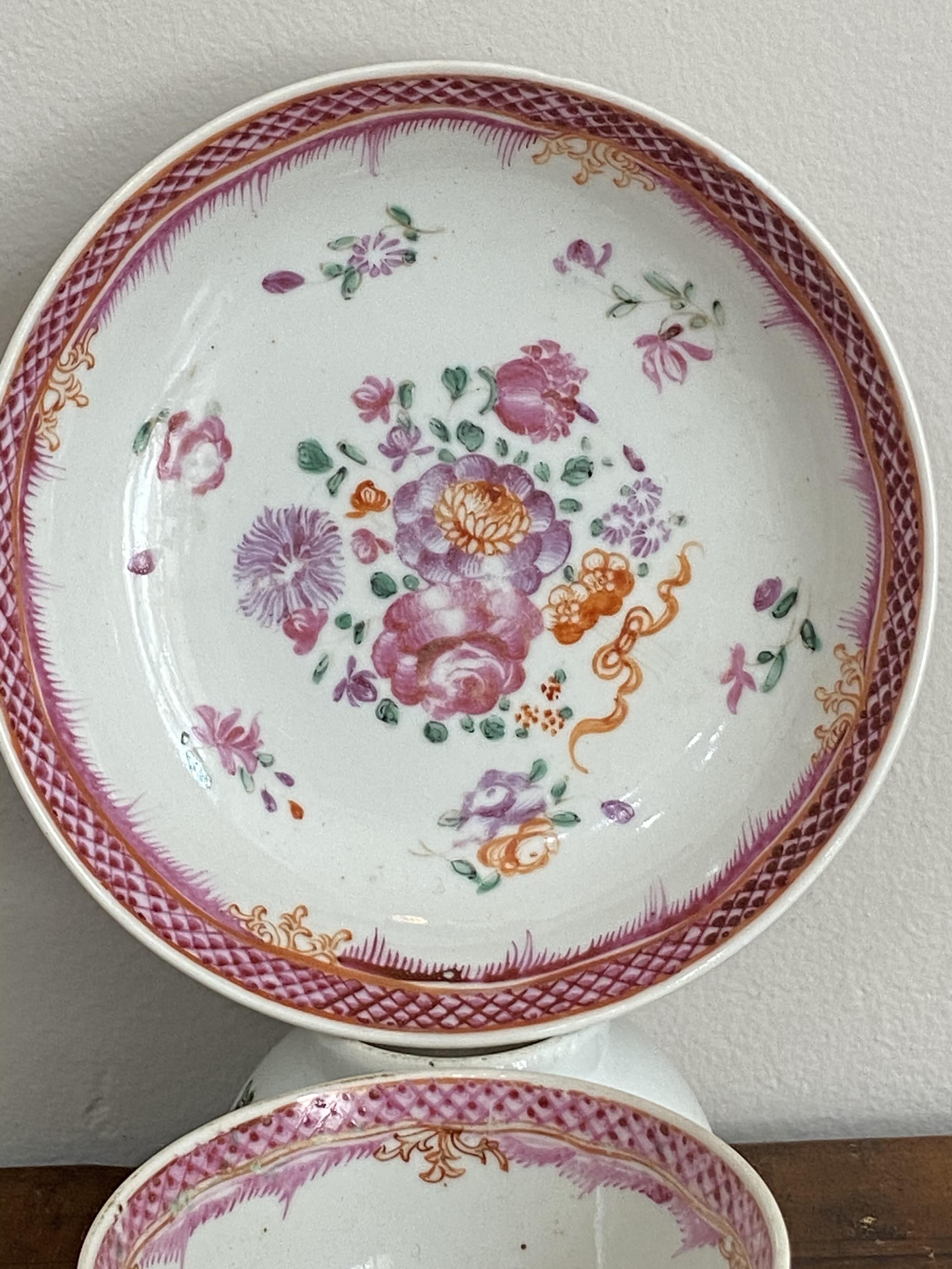 C18th famille rose Chinese saucer and tea bowl - Image 5 of 5