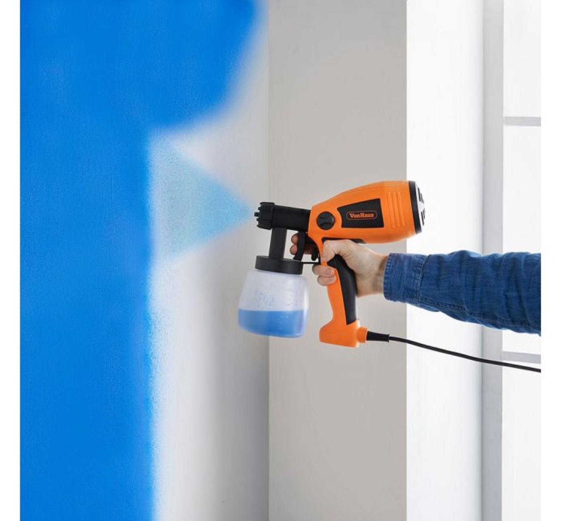 (DD36) 400W Spray Gun Use this effective paint sprayer to apply paints, oils, varnishes, stain... - Image 2 of 2